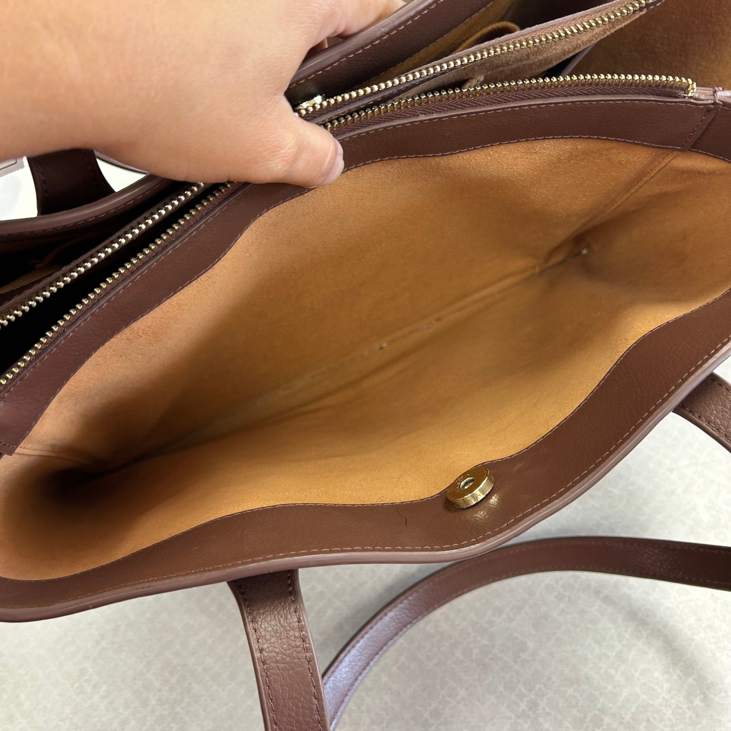 Handbag By Clothes Mentor In Tan, Size:Large