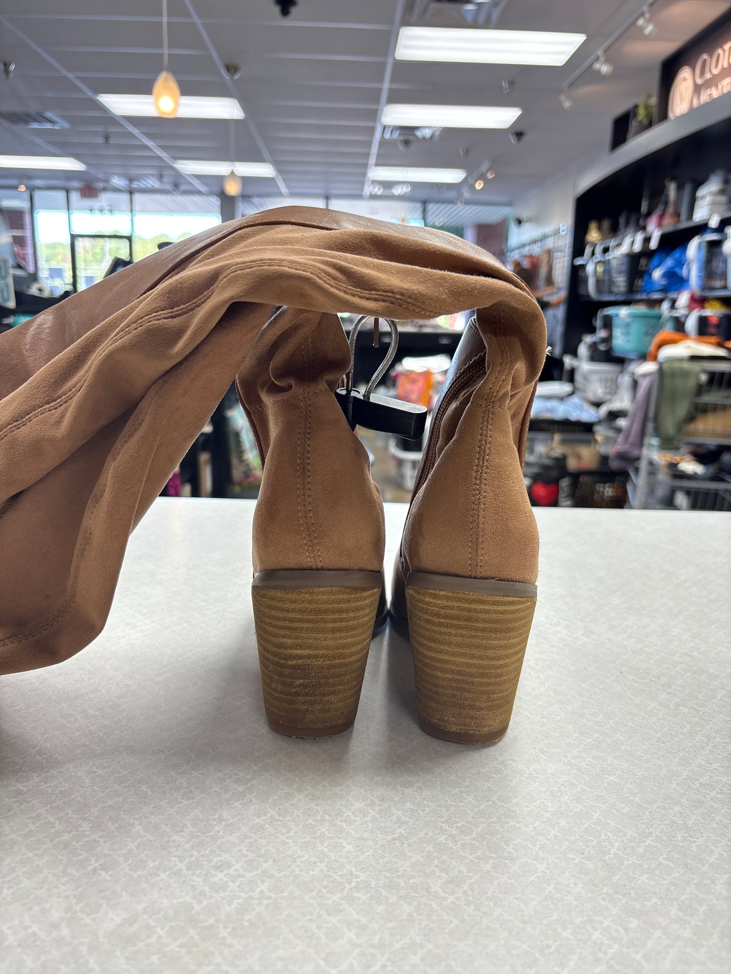Boots Knee Heels By Clothes Mentor In Tan, Size:6