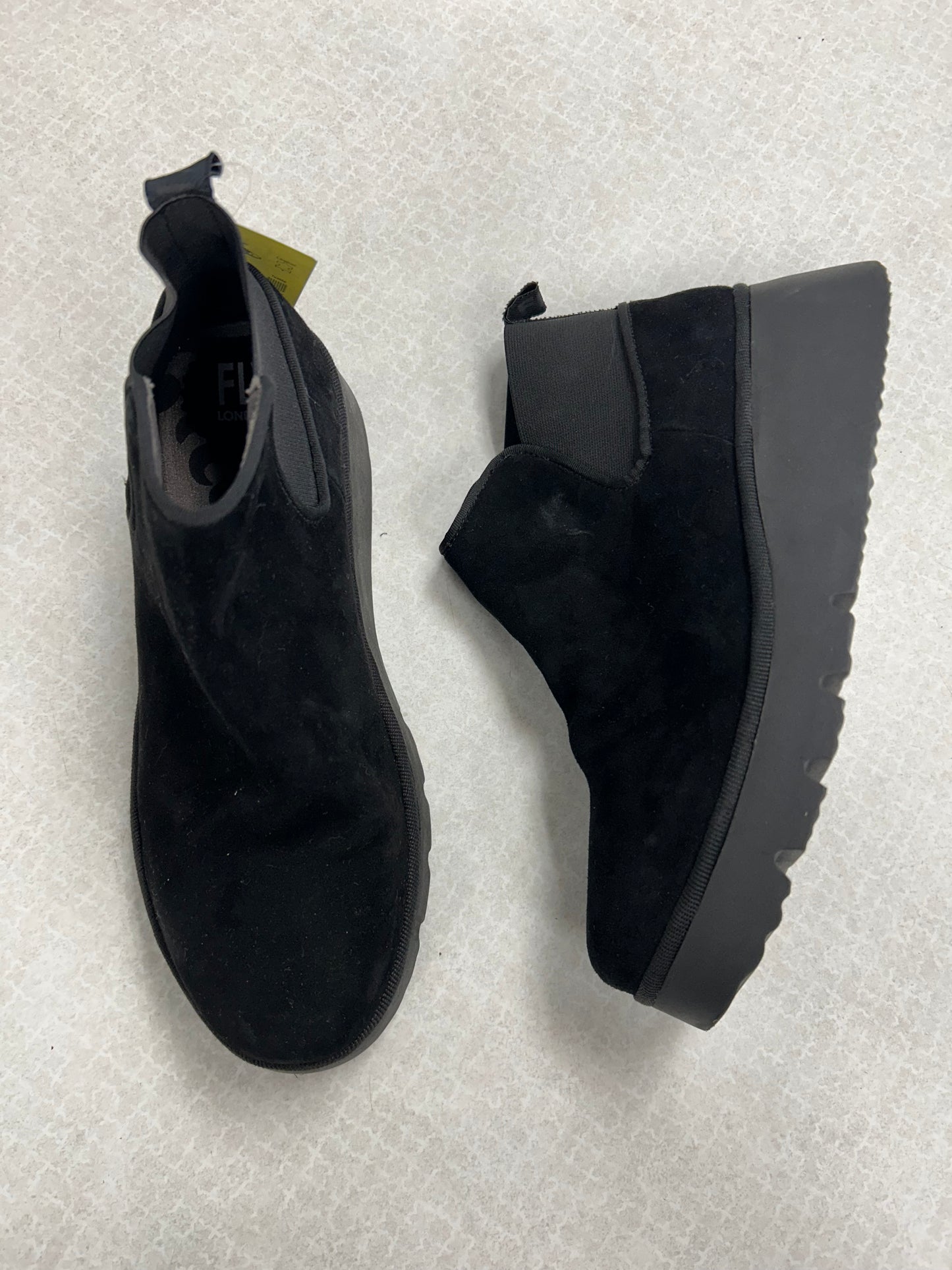 Boots Ankle Flats By Fly London In Black, Size:6.5