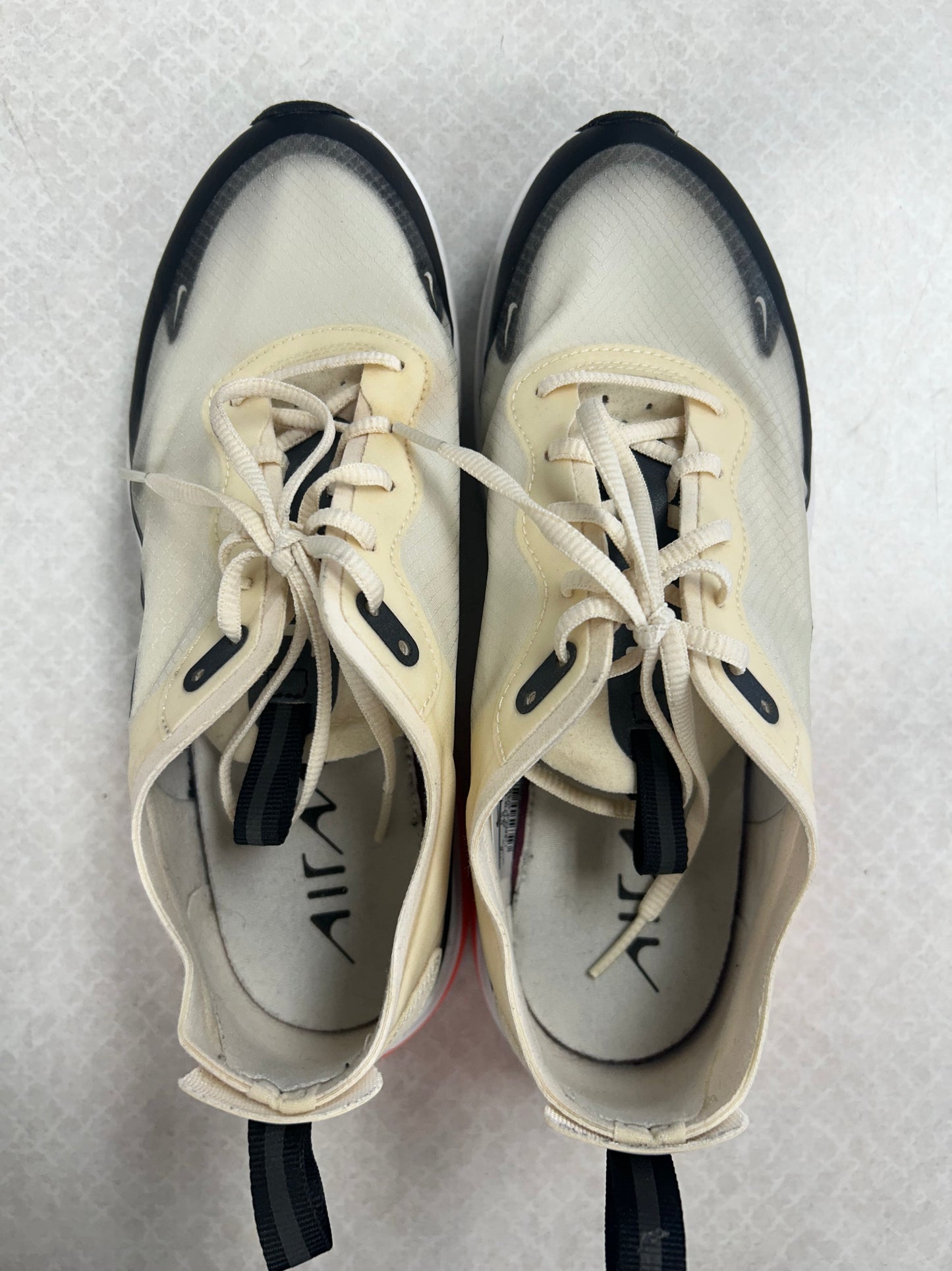 Shoes Athletic By Nike In Cream, Size:8