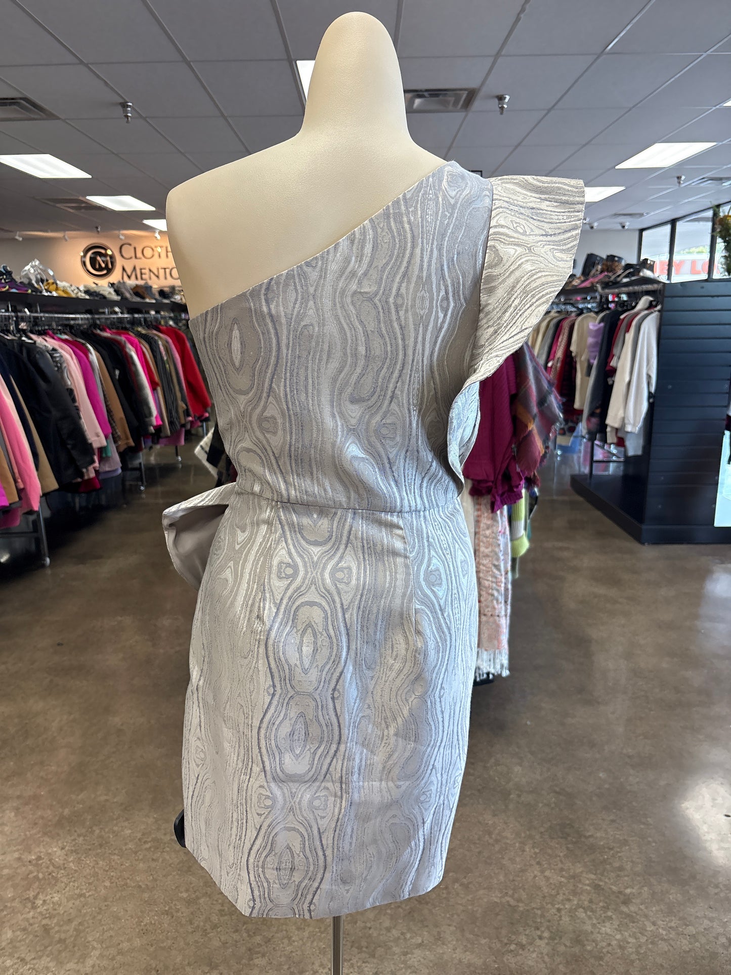 Dress Party Short By Clothes Mentor In Silver, Size:Xs