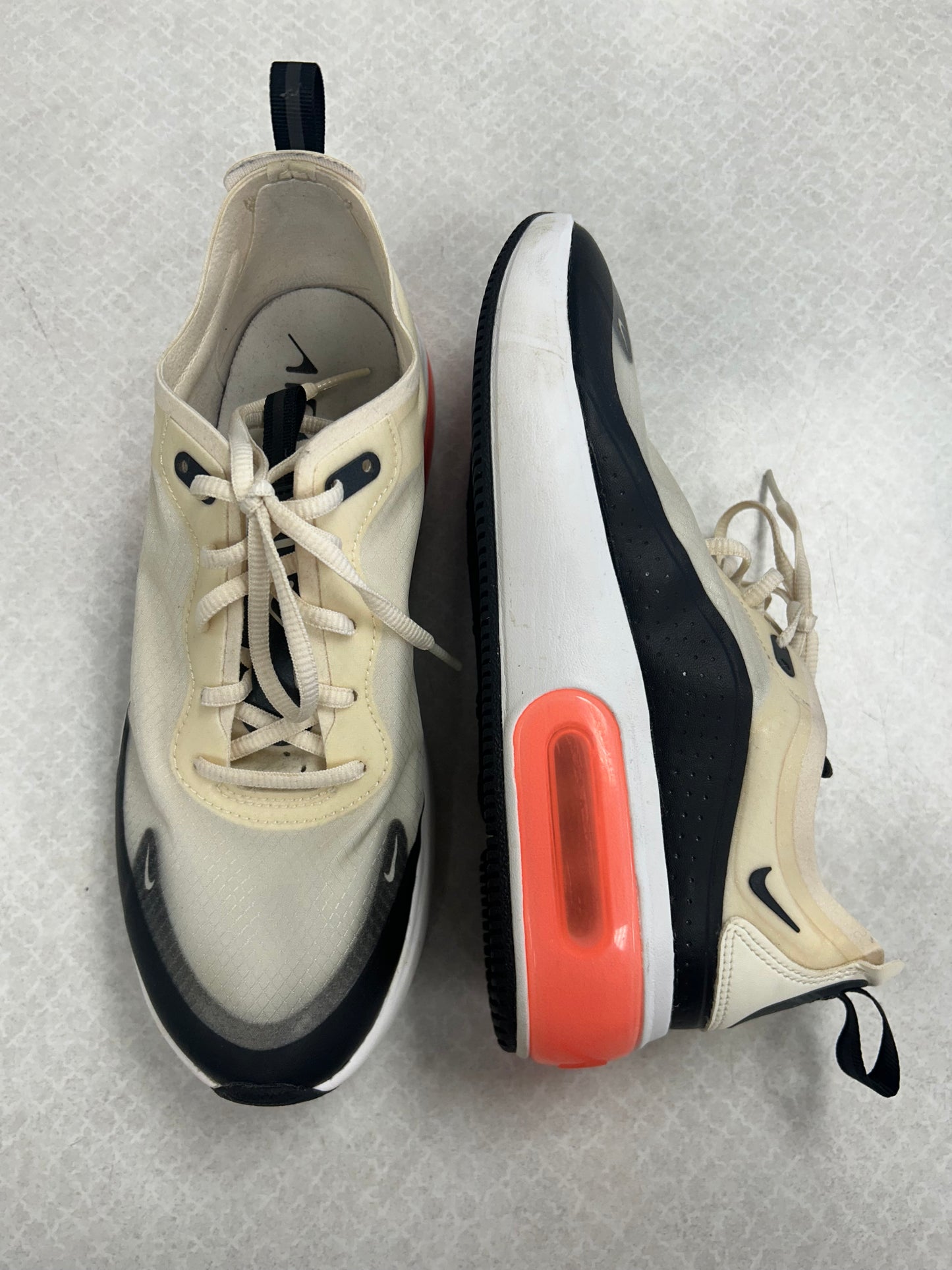 Shoes Athletic By Nike In Cream, Size:8