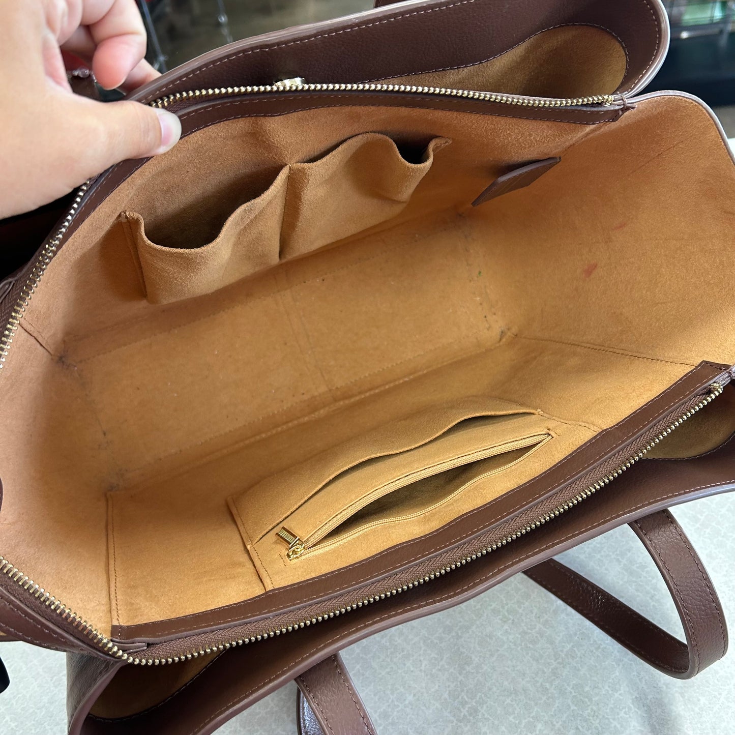 Handbag By Clothes Mentor In Tan, Size:Large