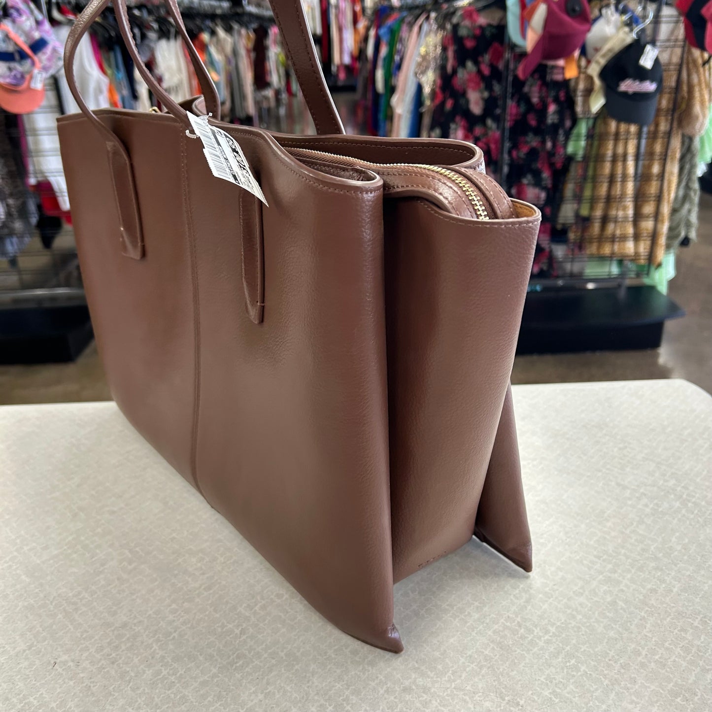 Handbag By Clothes Mentor In Tan, Size:Large