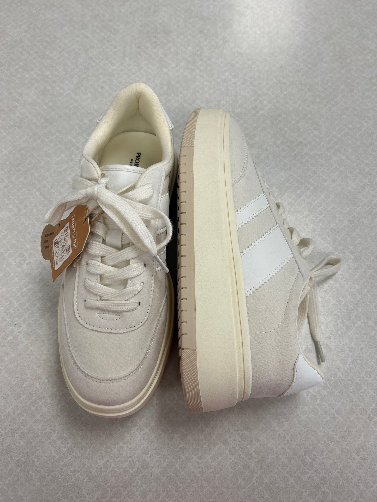 Shoes Sneakers Platform By Clothes Mentor In Cream, Size:7