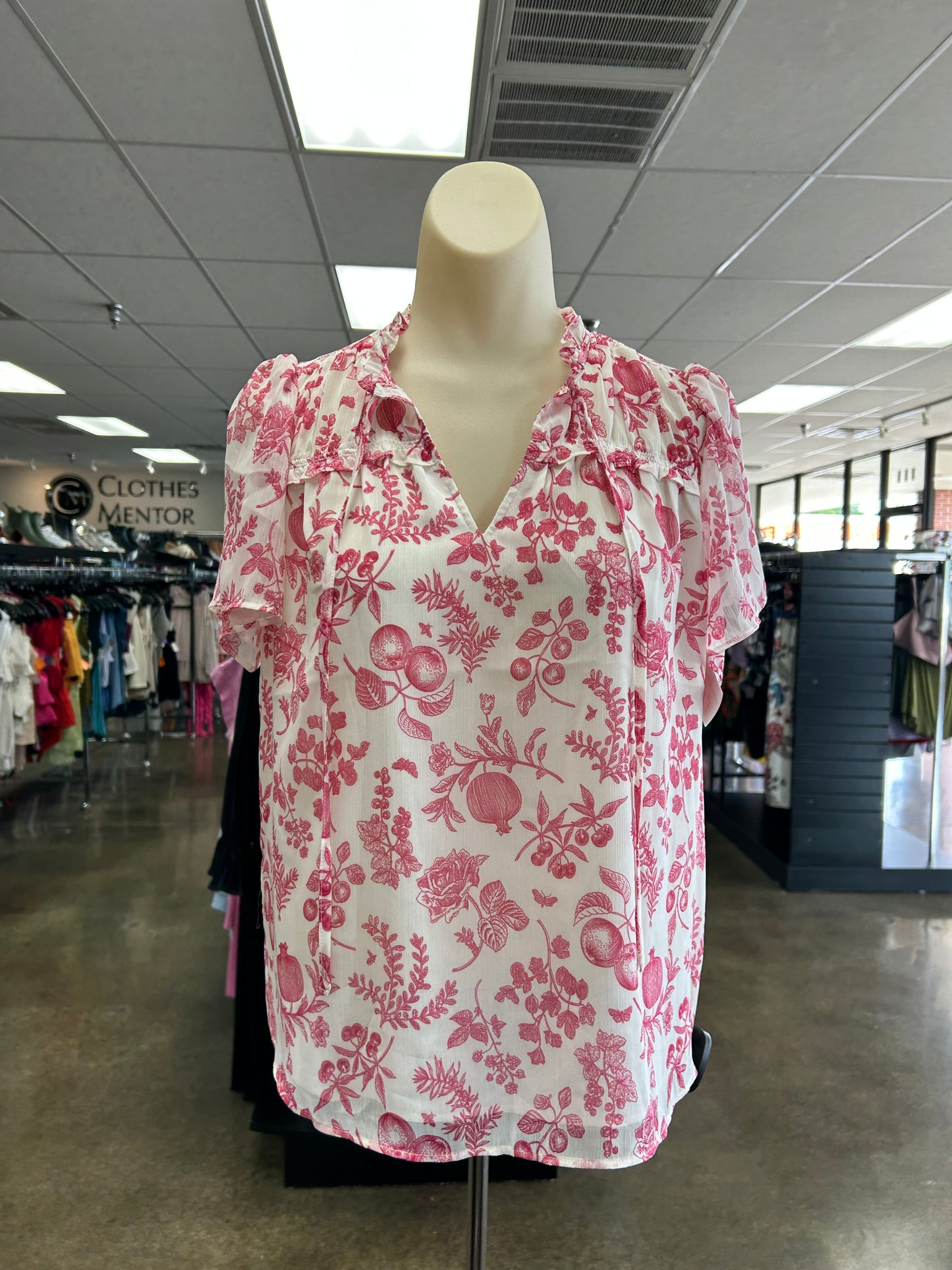 Top Ss By Clothes Mentor In Pink & White, Size:Xs