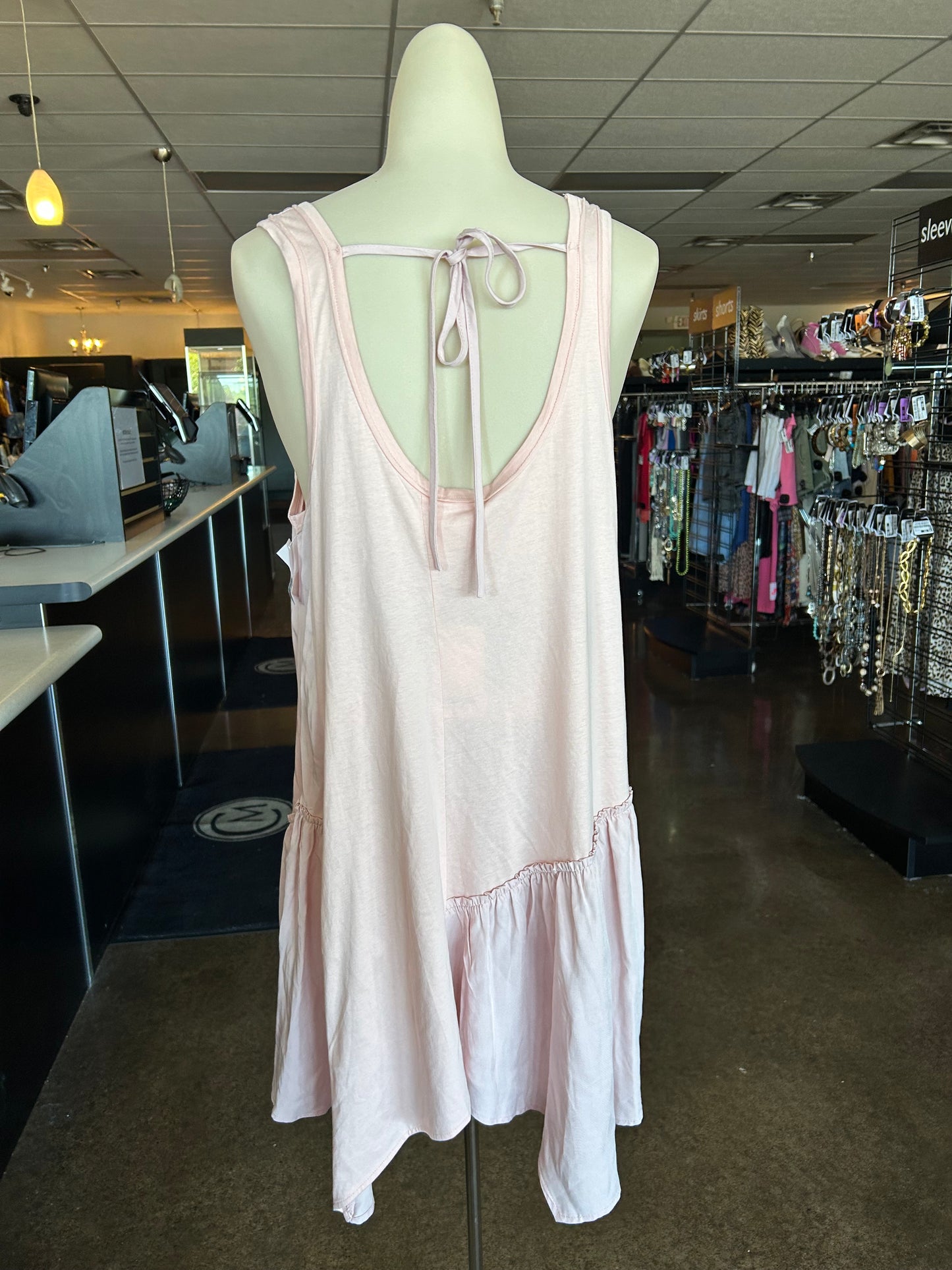 DRESS CASUAL SHORT by CLOTHES MENTOR In PINK, Size: M