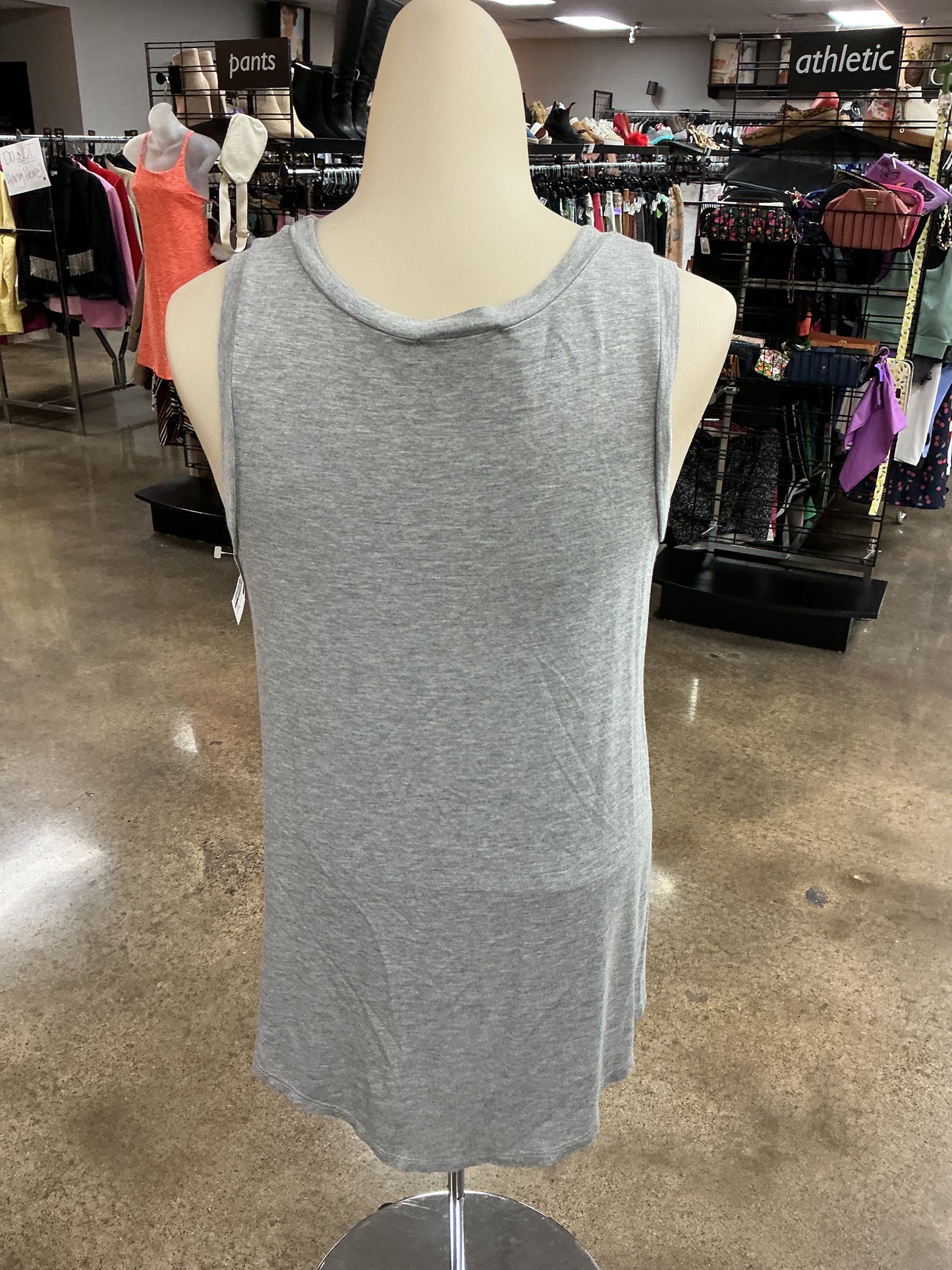 Top Sleeveless Basic By Clothes Mentor In Grey, Size:S