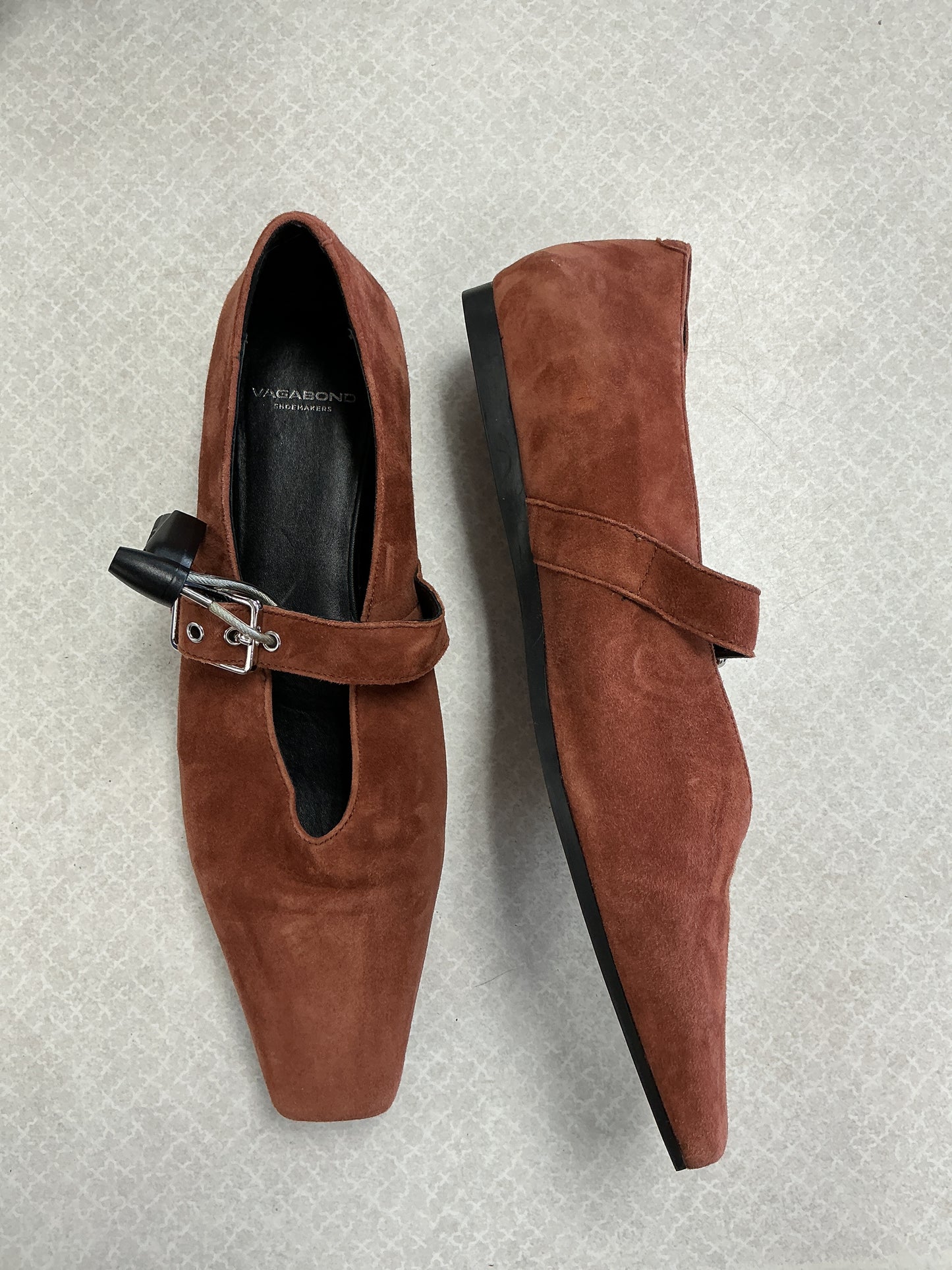 Shoes Flats By Clothes Mentor In Brown, Size:8.5