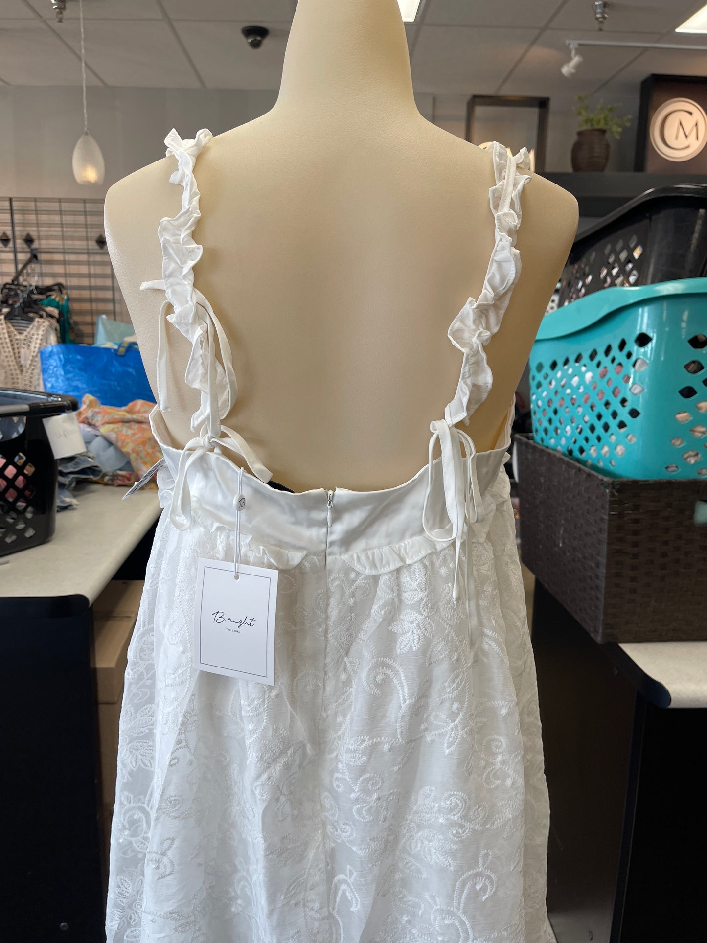 Dress Casual Short By Clothes Mentor In White, Size:M