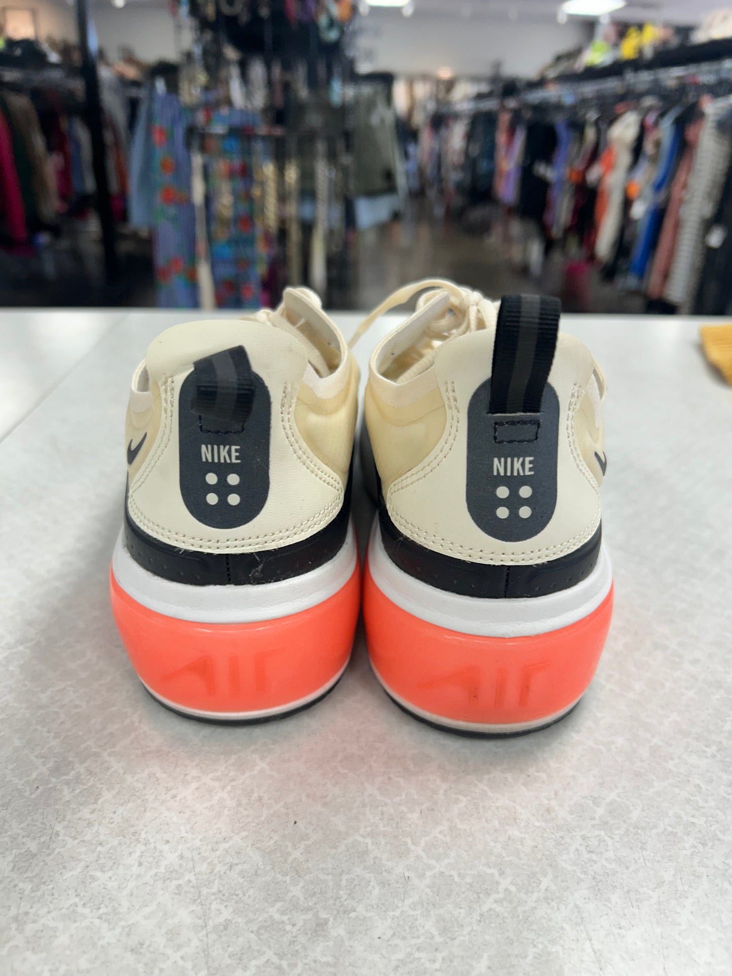 Shoes Athletic By Nike In Cream, Size:8