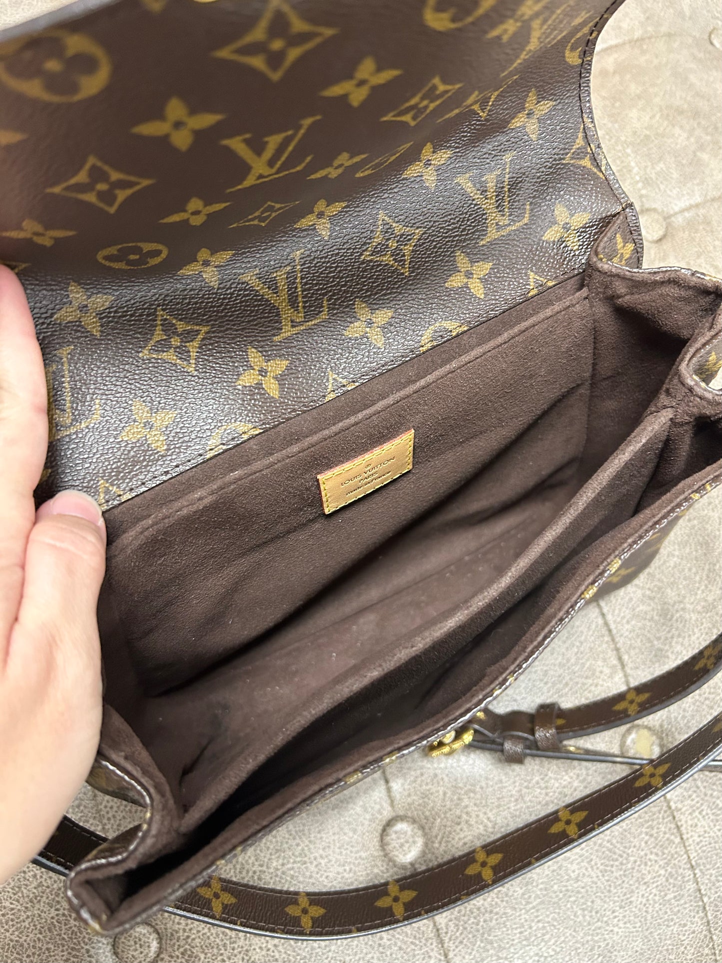 Crossbody Luxury Designer By Louis Vuitton In Brown, Size:Small