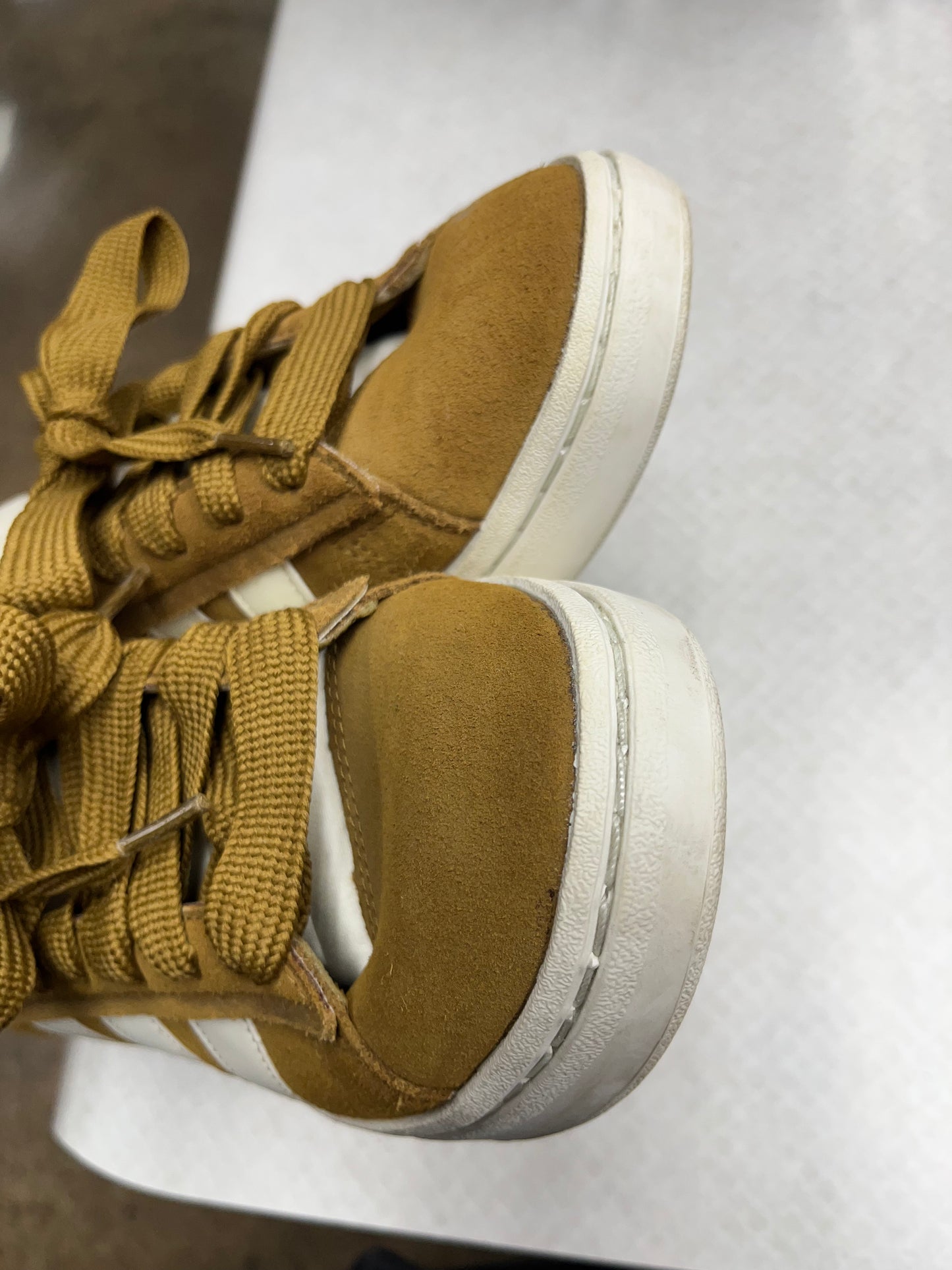 Shoes Sneakers By Adidas In Tan, Size:9