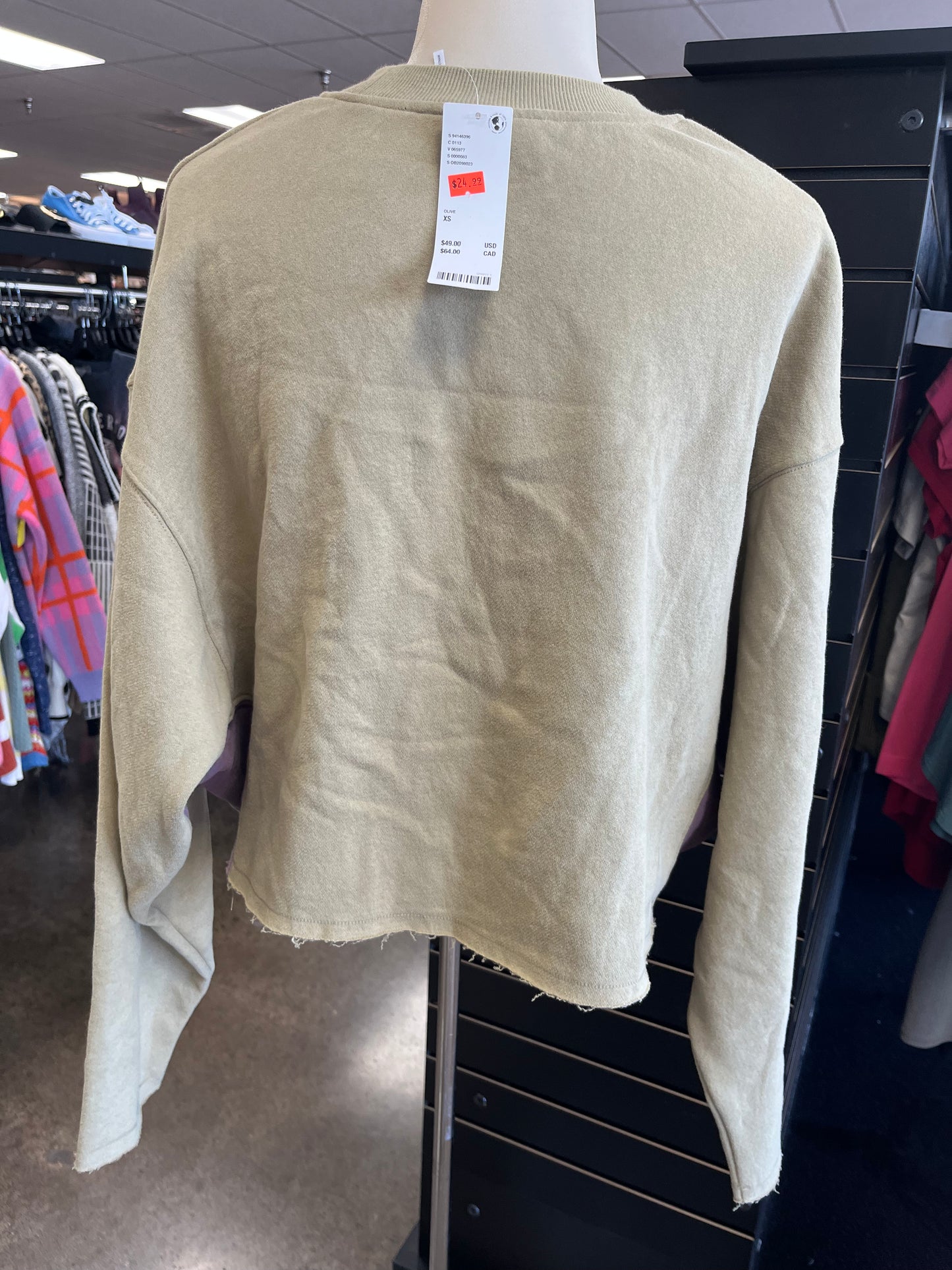 SWEATSHIRT CREWNECK by CLOTHES MENTOR In GREEN, Size: XS