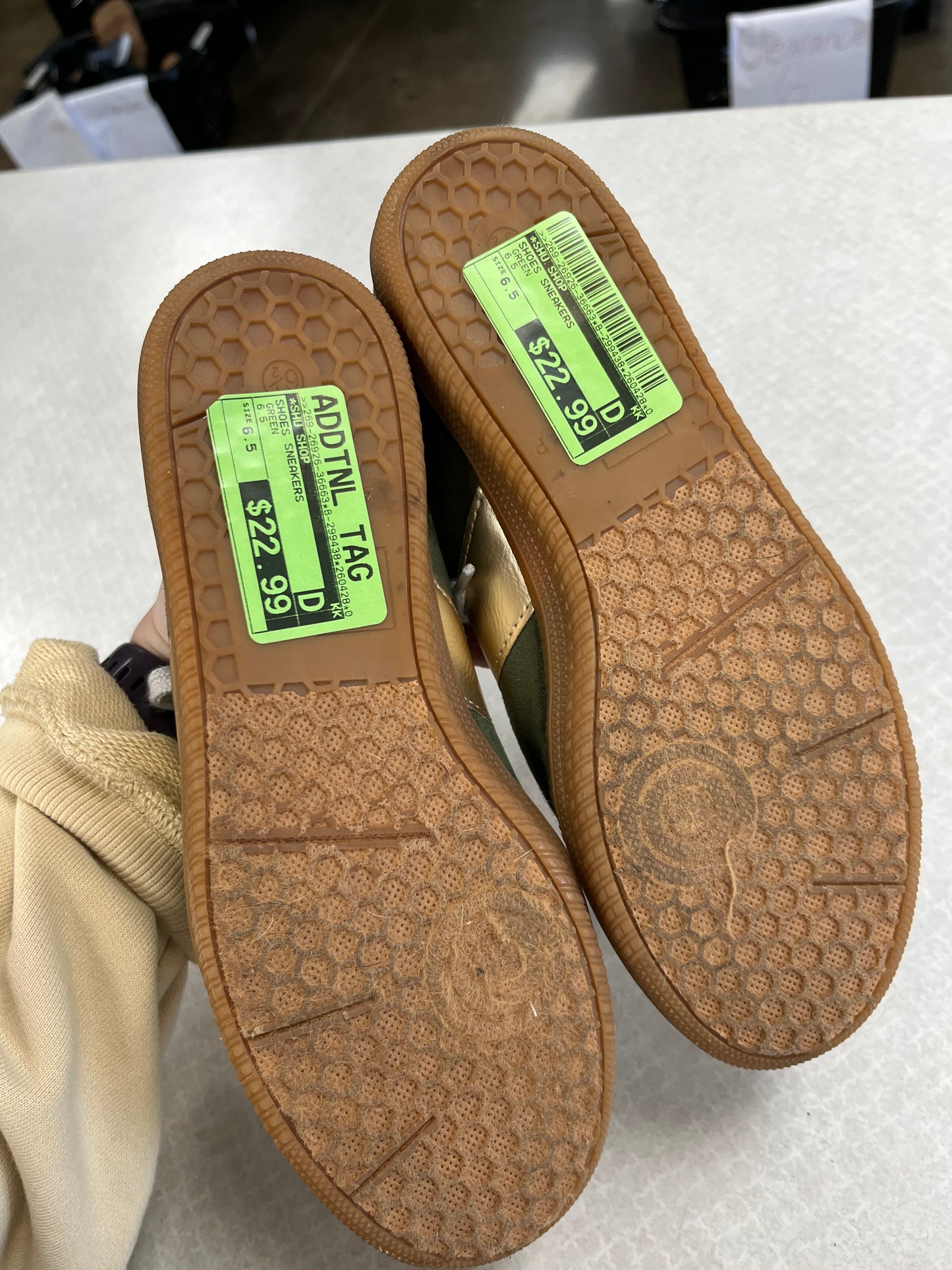 Shoes Sneakers By Shu Shop In Green, Size:6.5