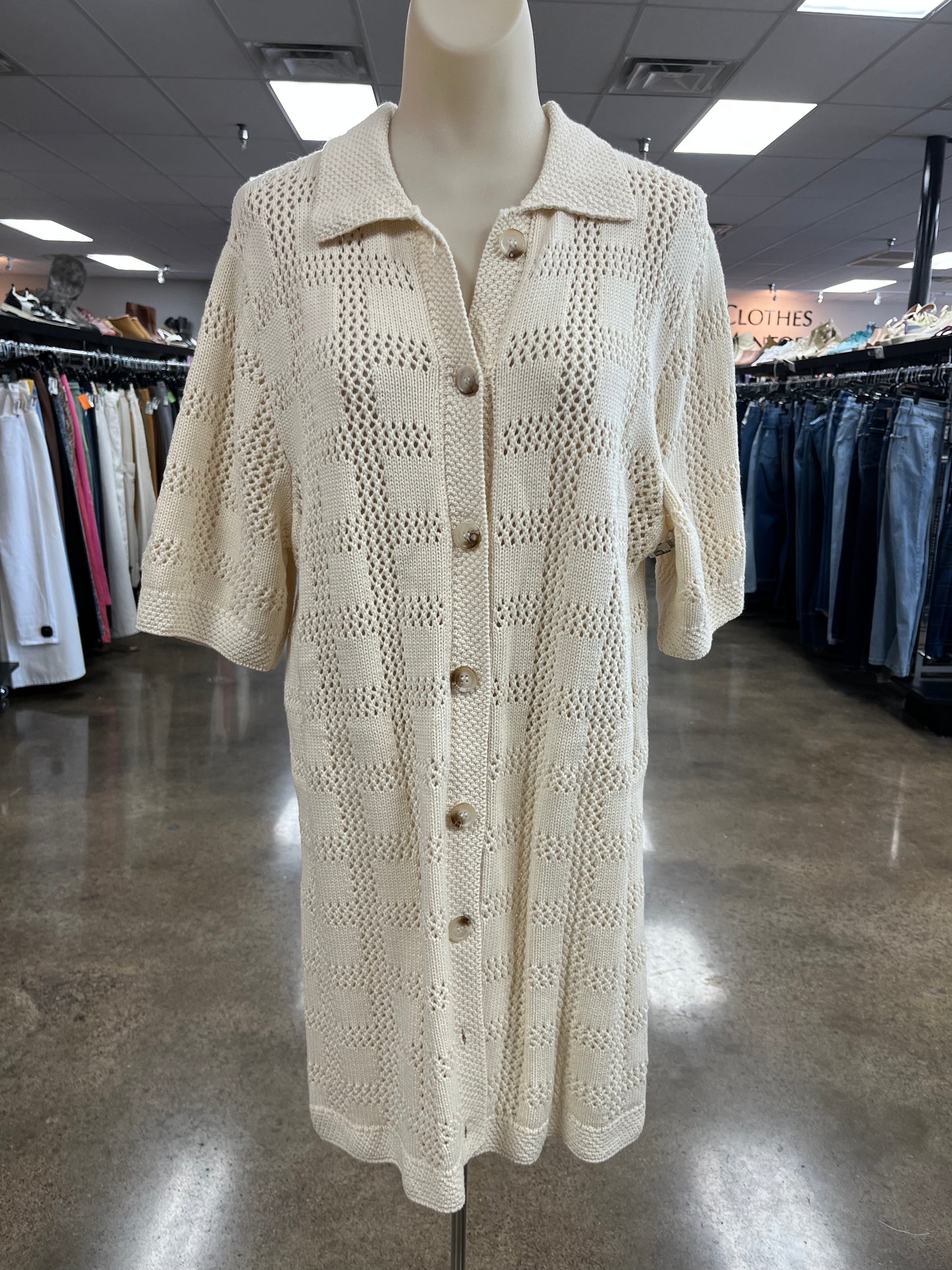 Dress Casual Short By Clothes Mentor In Cream, Size:S