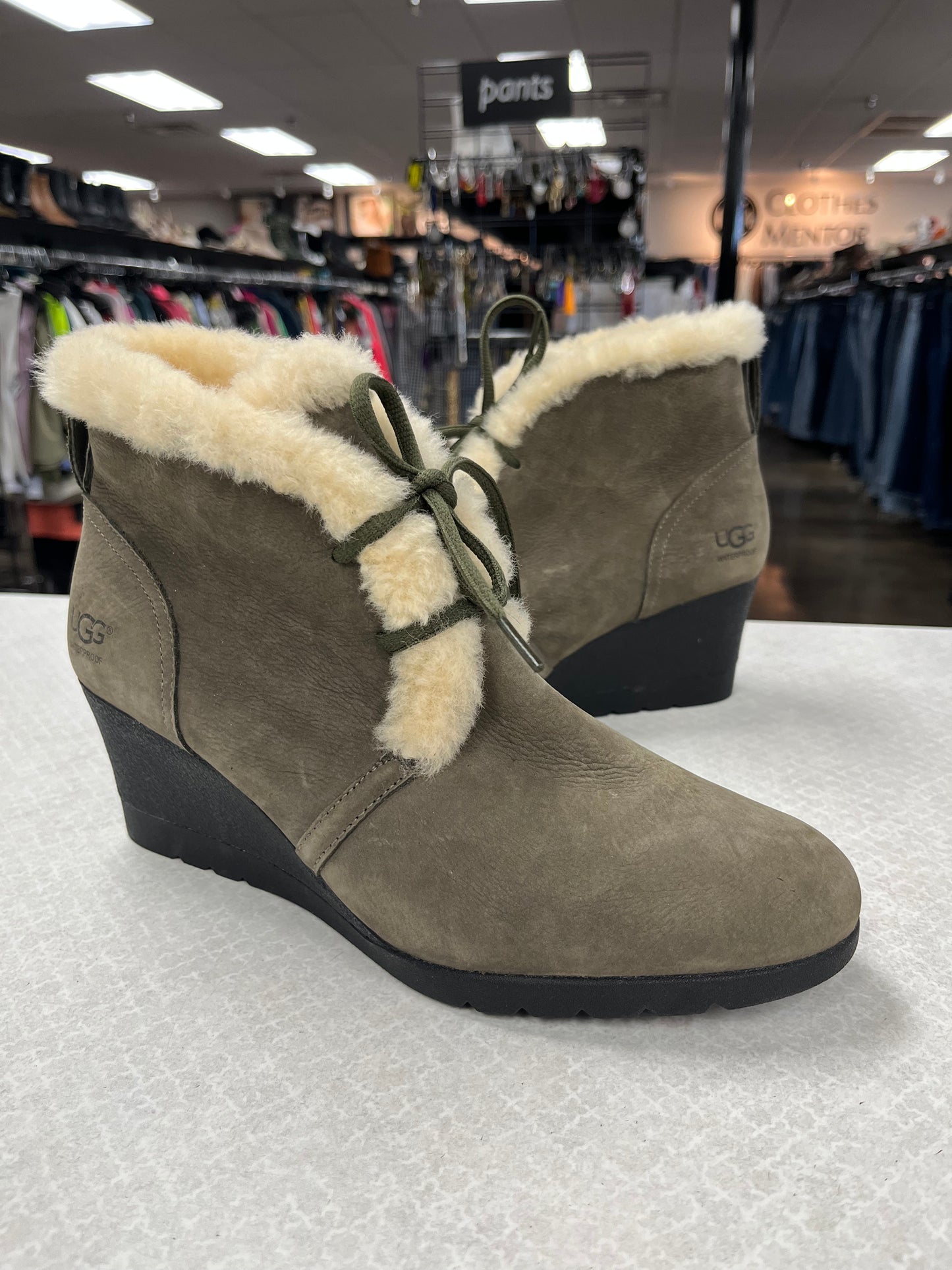 Boots Designer By Ugg In Green, Size:10