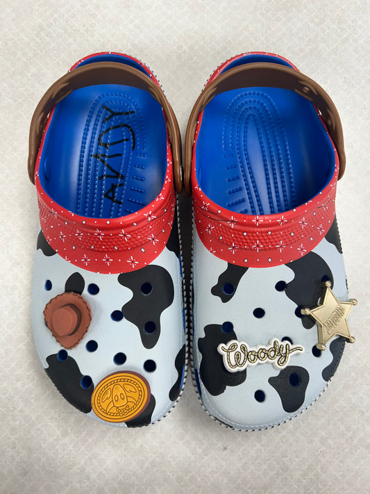 Shoes Flats By Crocs In Multi, Size:9