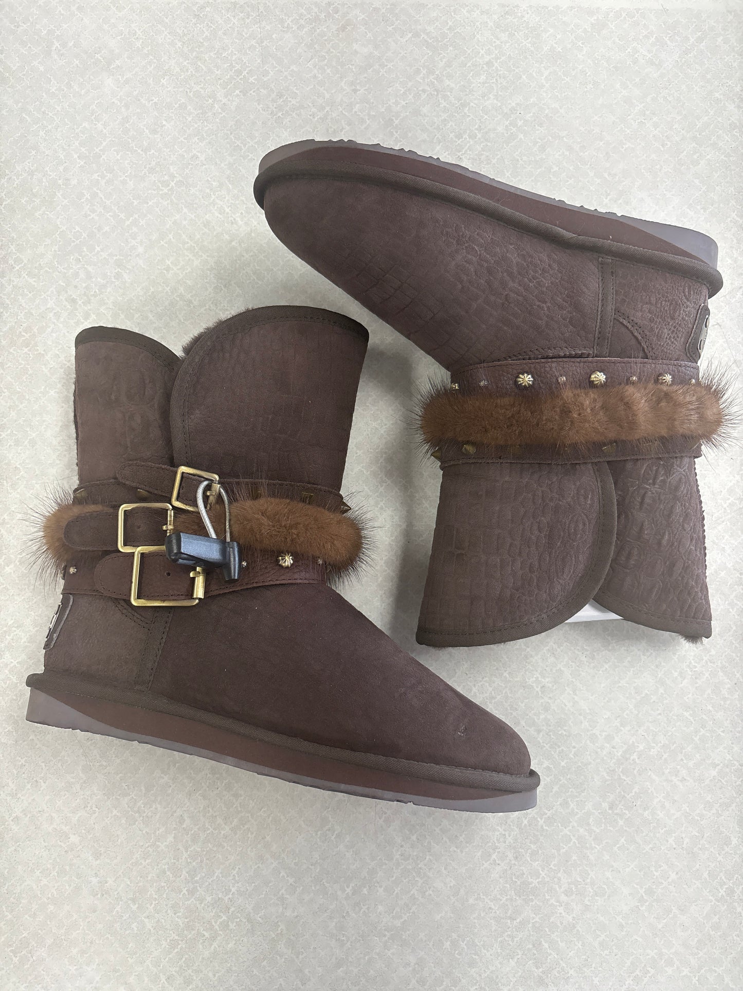 BOOTS ANKLE FLATS by    CLOTHES MENTOR In BROWN, Size: 9