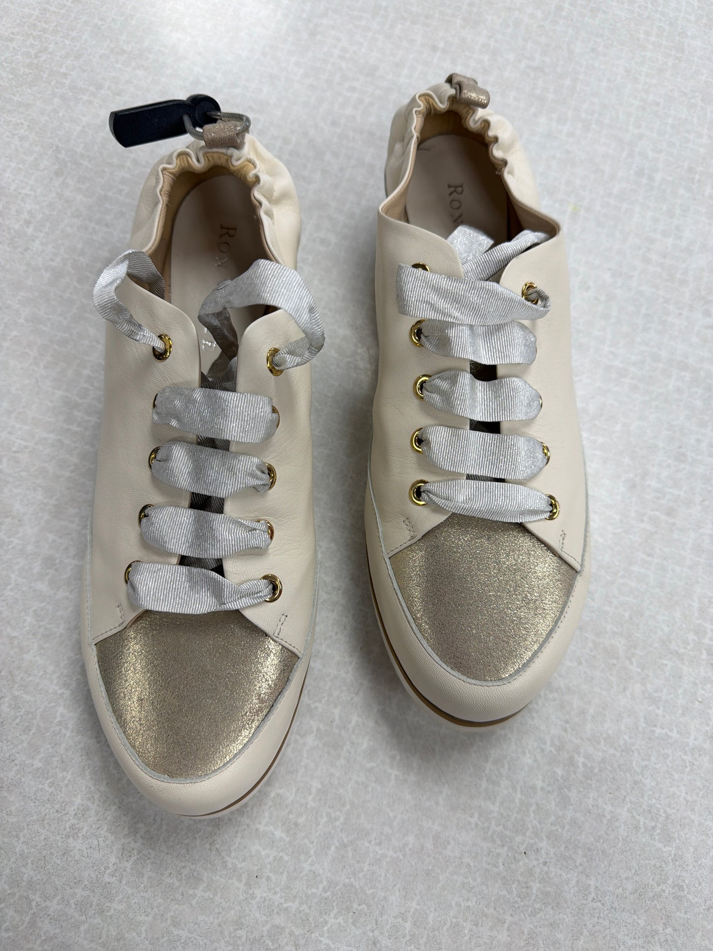 Shoes Sneakers By Cma In Gold, Size:10