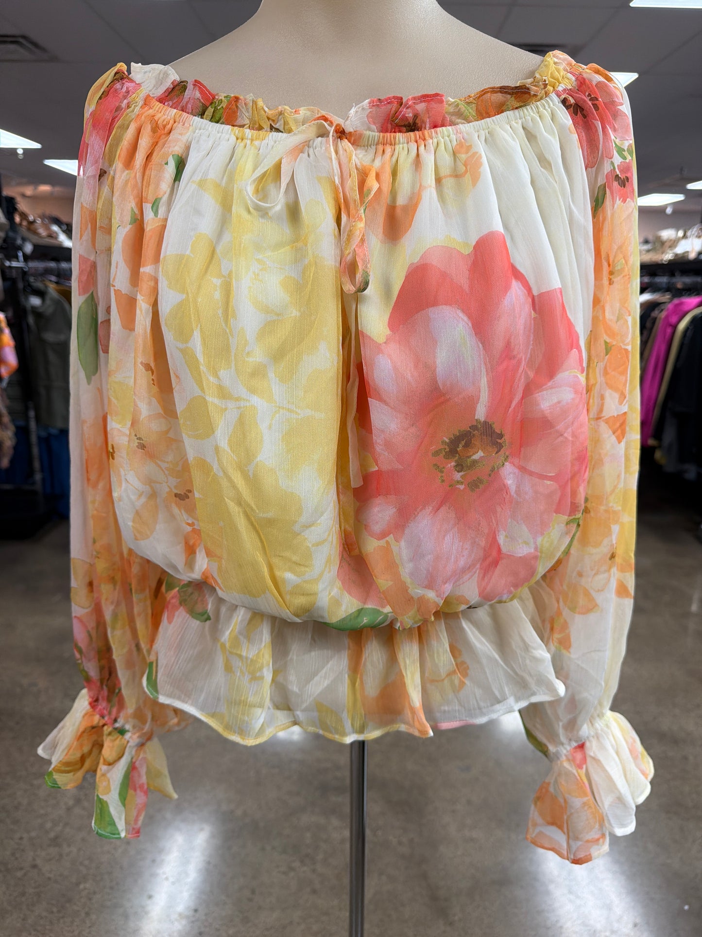 Top Ls By Clothes Mentor In Floral Print, Size:M