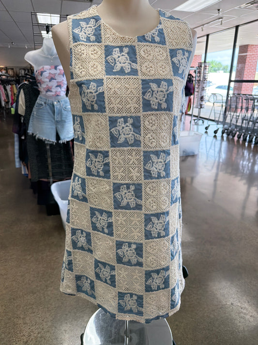 Dress Casual Short By Clothes Mentor In Blue & Cream, Size:L