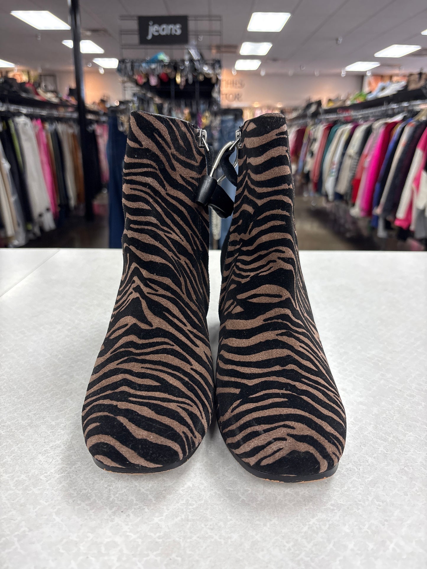 Boots Ankle Heels By Clothes Mentor In Black & Brown, Size:7.5