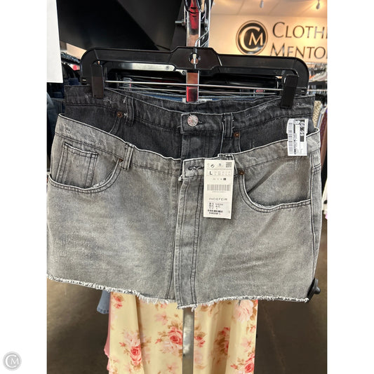 Skirt Mini & Short By Clothes Mentor In Grey, Size: L