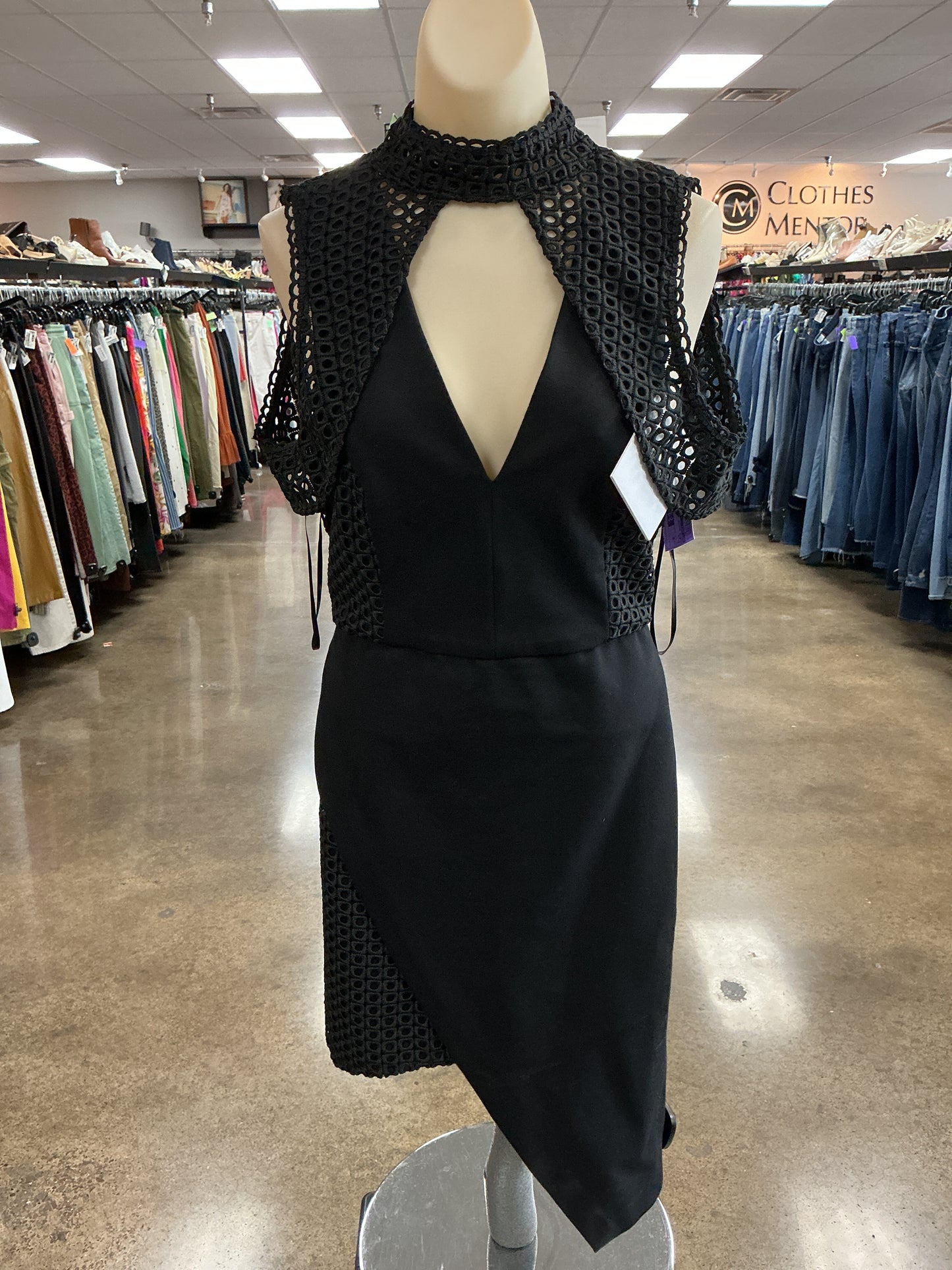 Dress Casual Short By Elliatt In Black, Size:M