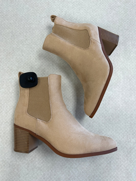 BOOTS ANKLE FLATS by    CLOTHES MENTOR In TAN, Size: 9.5