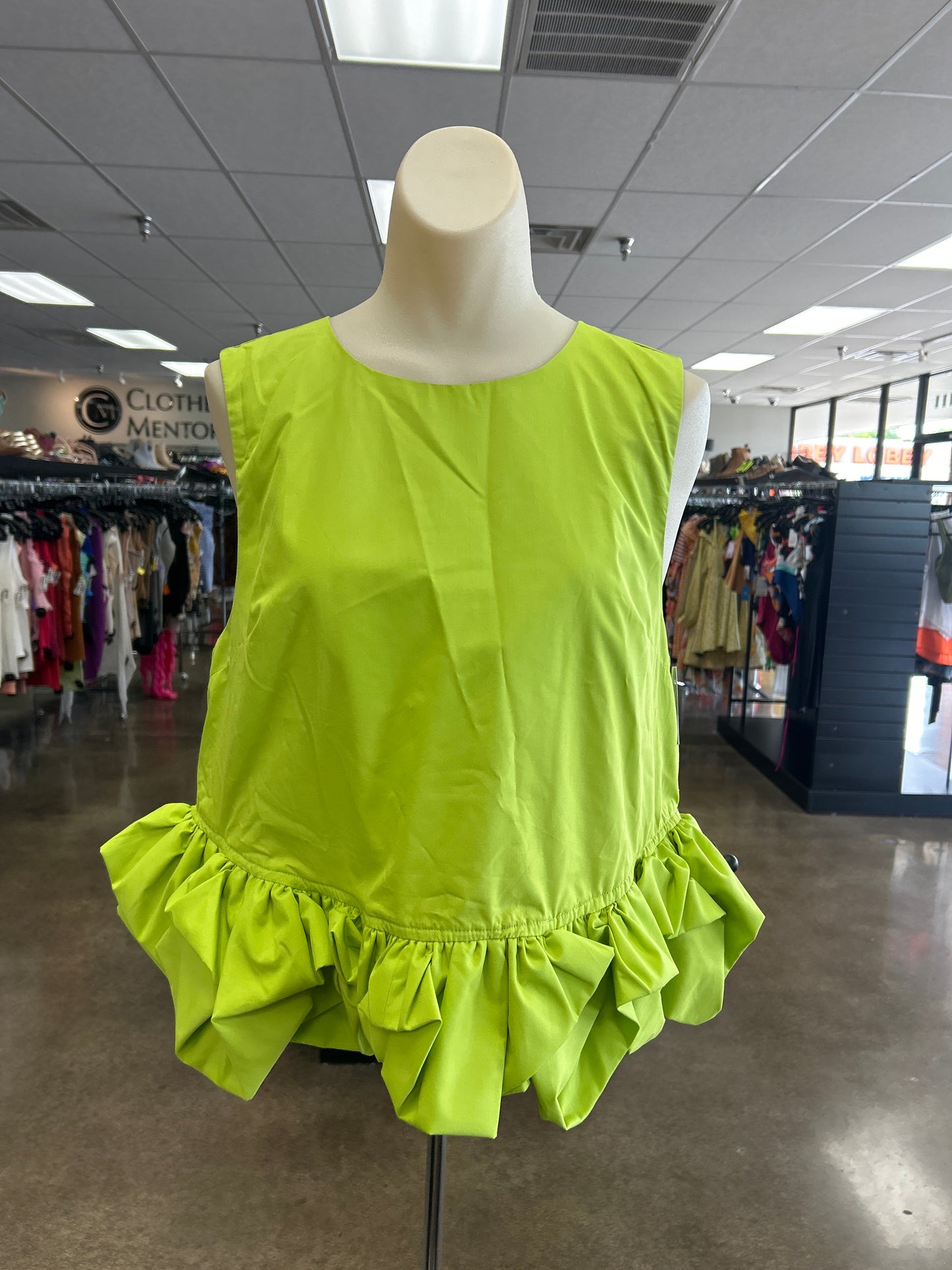 Top Sleeveless By Entro In Green, Size:M
