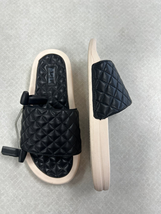 Sandals Flats By Cma In Black & Cream, Size:7