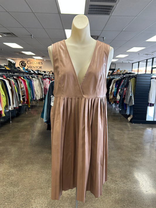 Dress Casual Short By Asos In Tan, Size:10