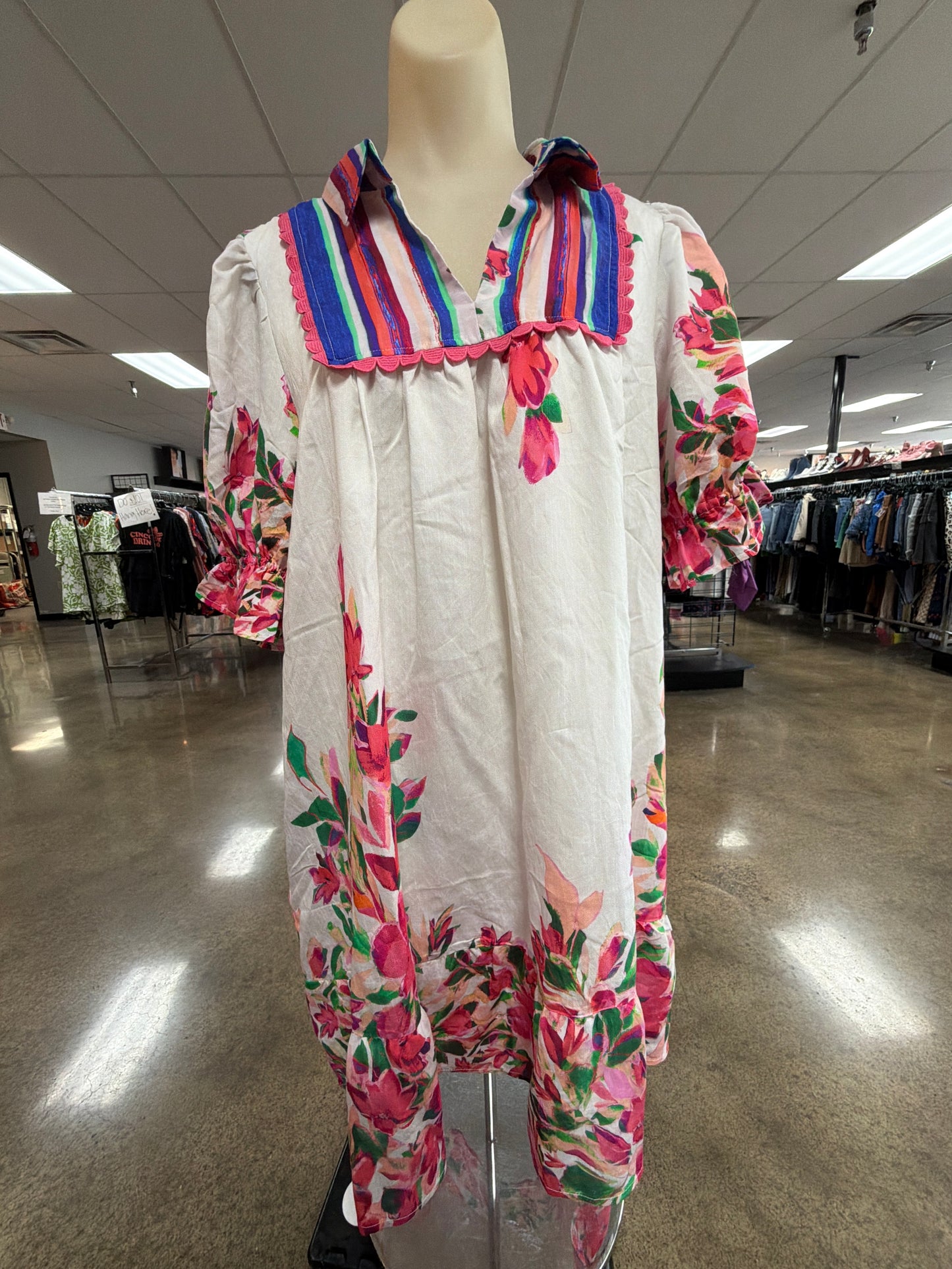 Dress Casual Short By Umgee In White, Size:M