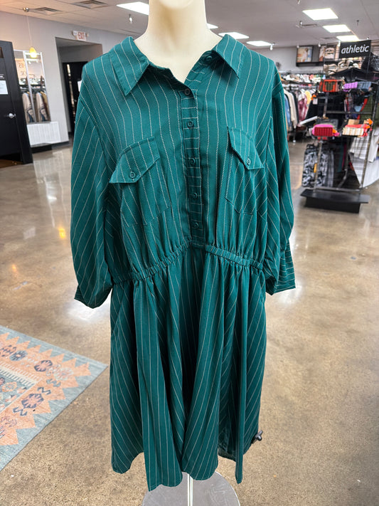 Dress Casual Short By Torrid In Green & White, Size:3