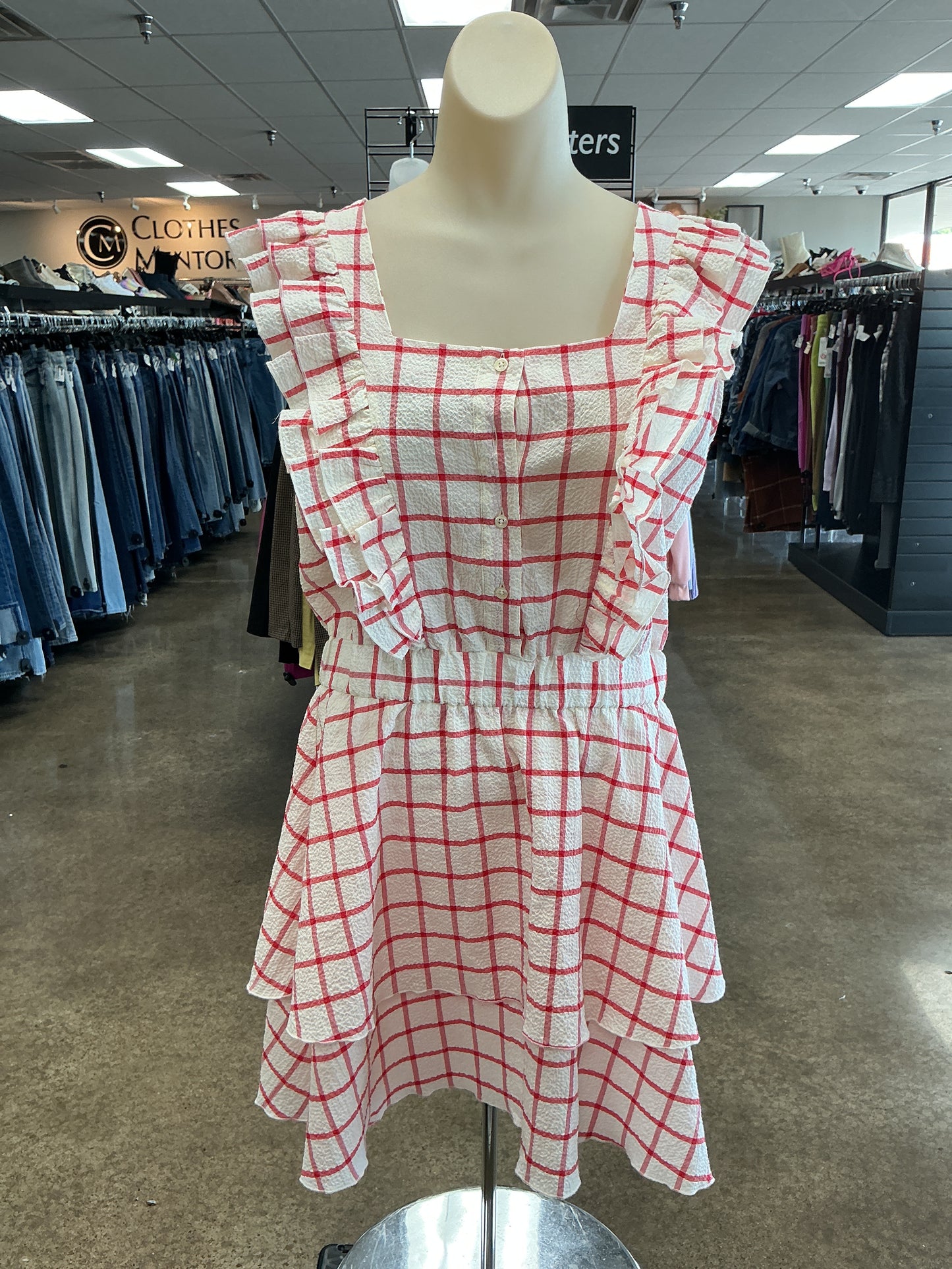 Dress Casual Short By Clothes Mentor In Cream & Red, Size:S