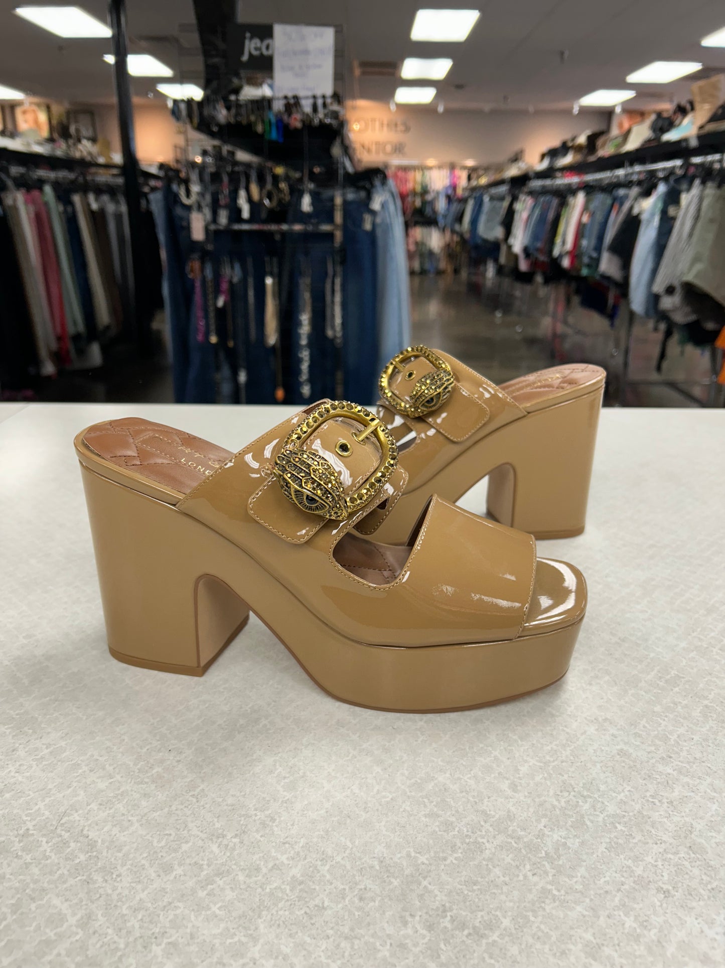 Sandals Designer By Kurt Geiger In Tan, Size:8.5