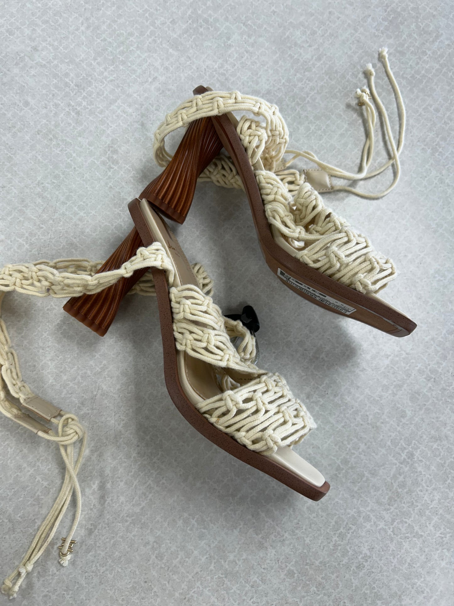 SANDALS HEELS BLOCK by SAM EDELMAN In CREAM, Size: 6.5