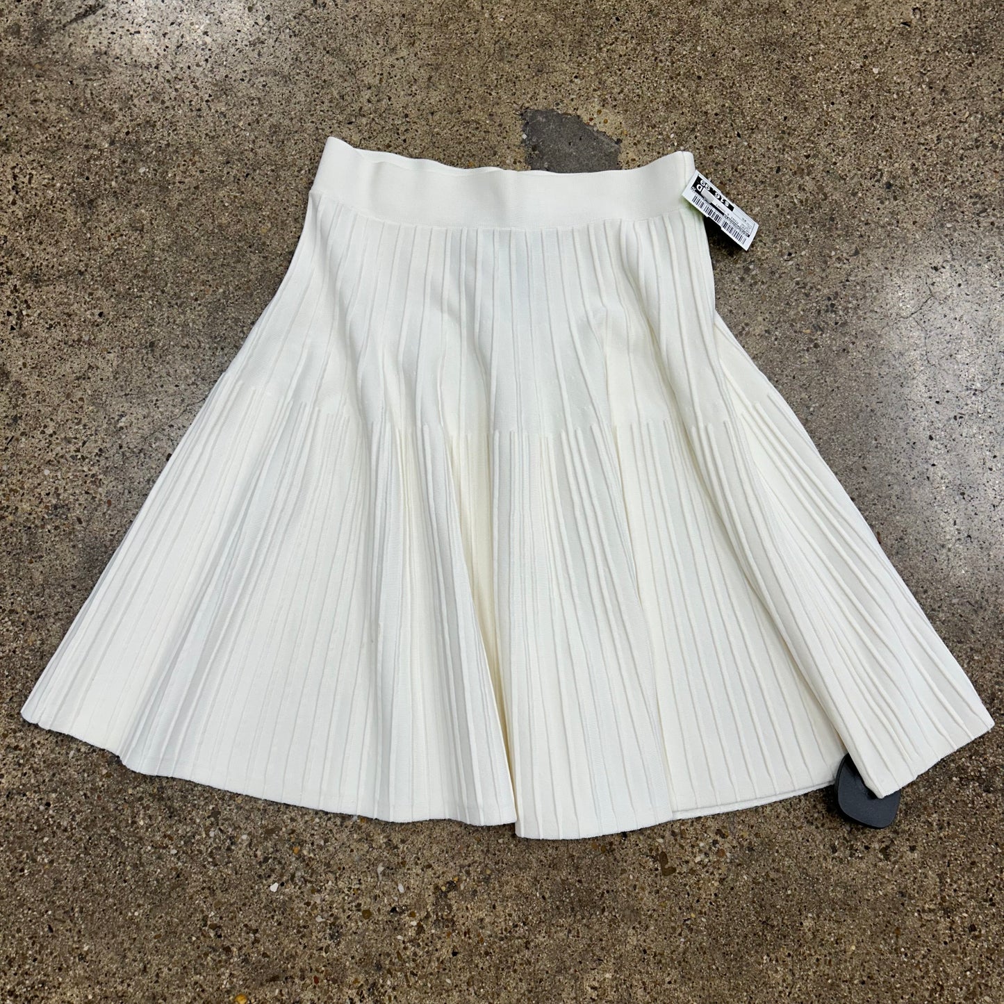 Skirt Mini & Short By Bcbgmaxazria In Cream, Size:Xs