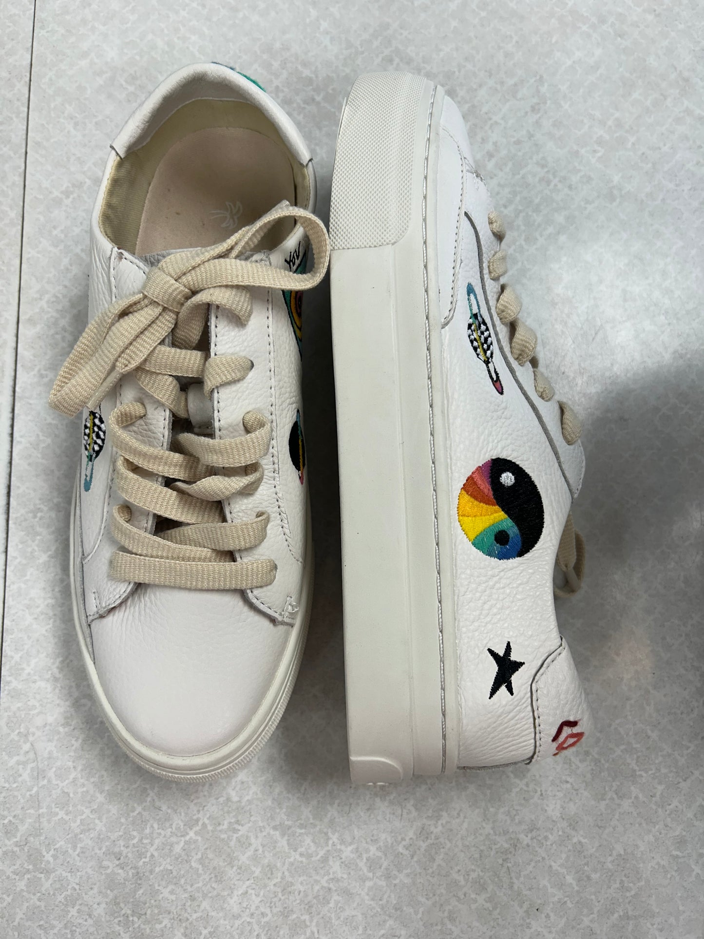 Shoes Sneakers By Soludos In Cream, Size:7.5