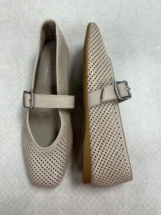 Shoes Flats By Chelsea And Violet In Cream, Size:7