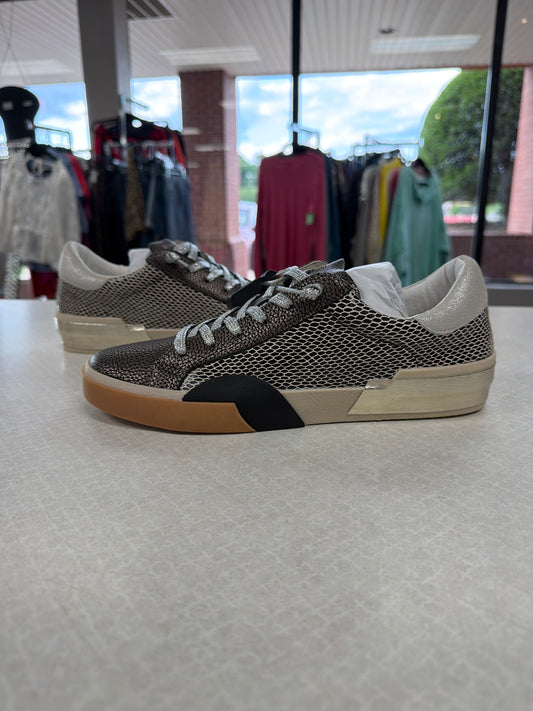 Shoes Sneakers By Dolce Vita In Bronze, Size:8.5