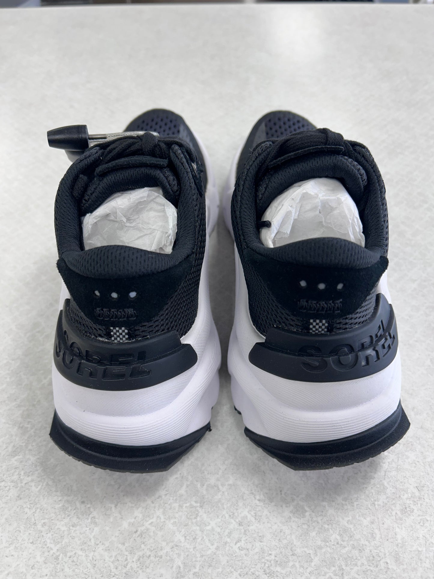 Shoes Athletic By Sorel In Black & White, Size:5