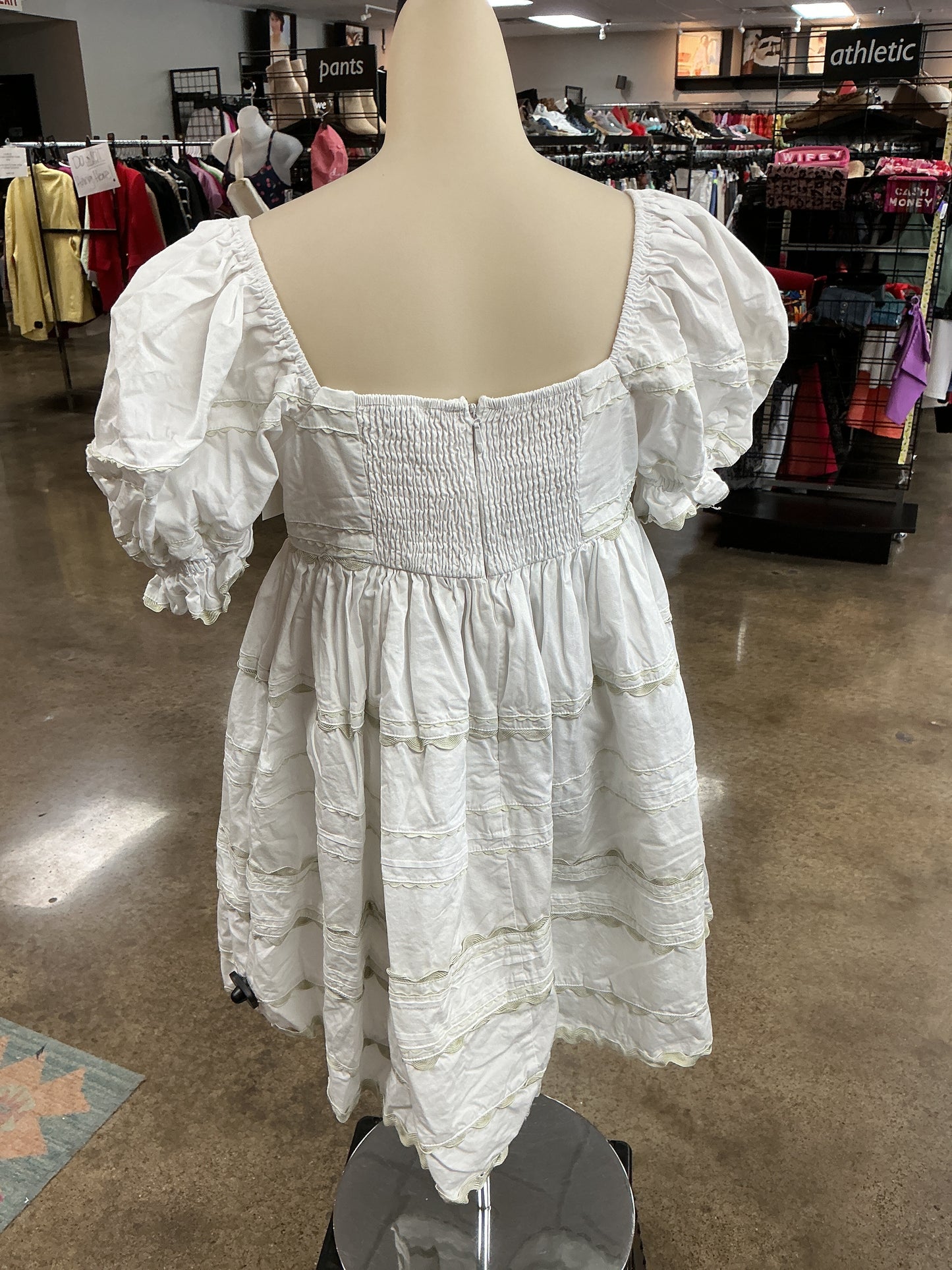 Dress Casual Short By Clothes Mentor In White, Size:L