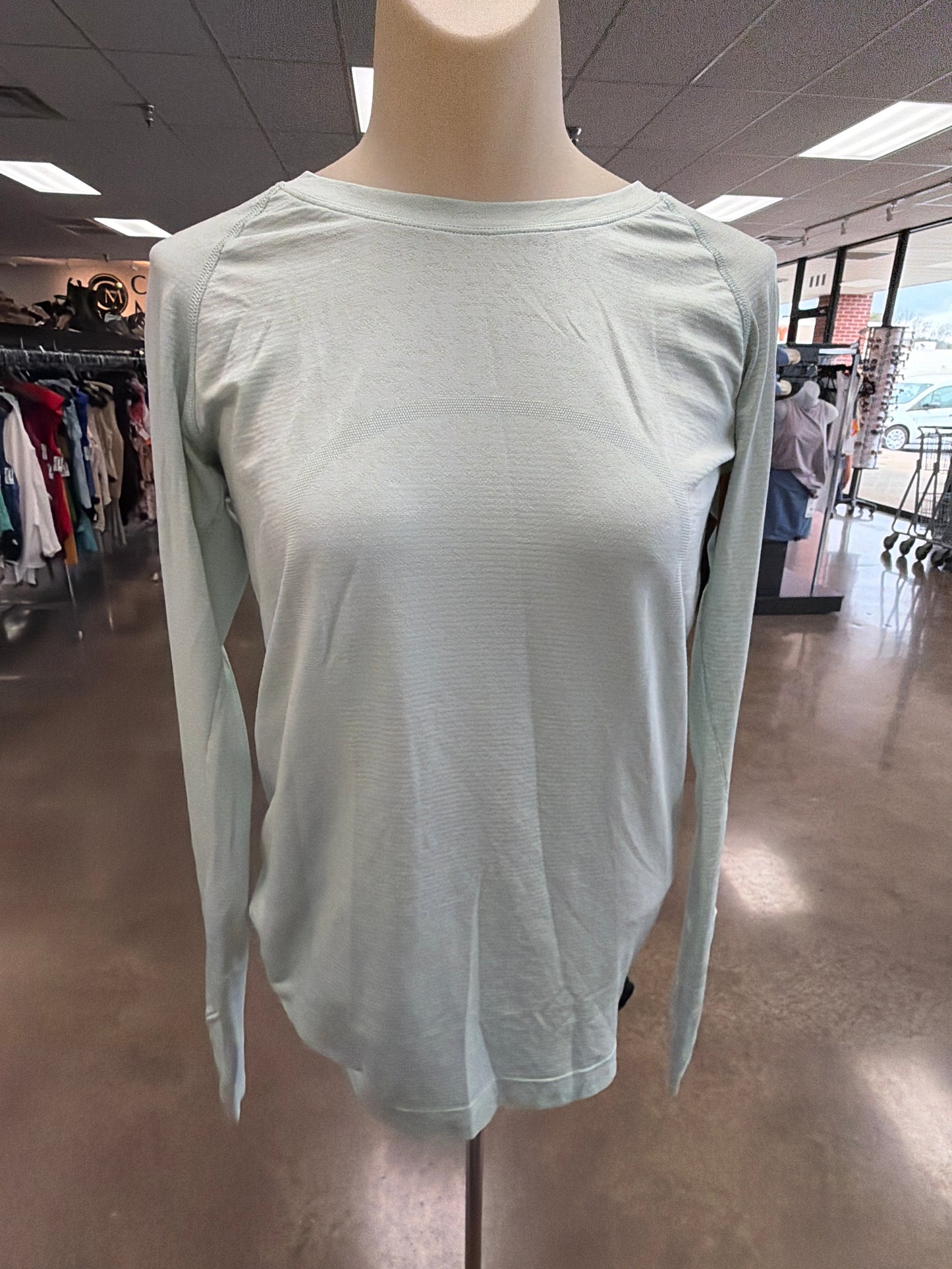 Athletic Top Ls Crewneck By Lululemon In Green, Size:8