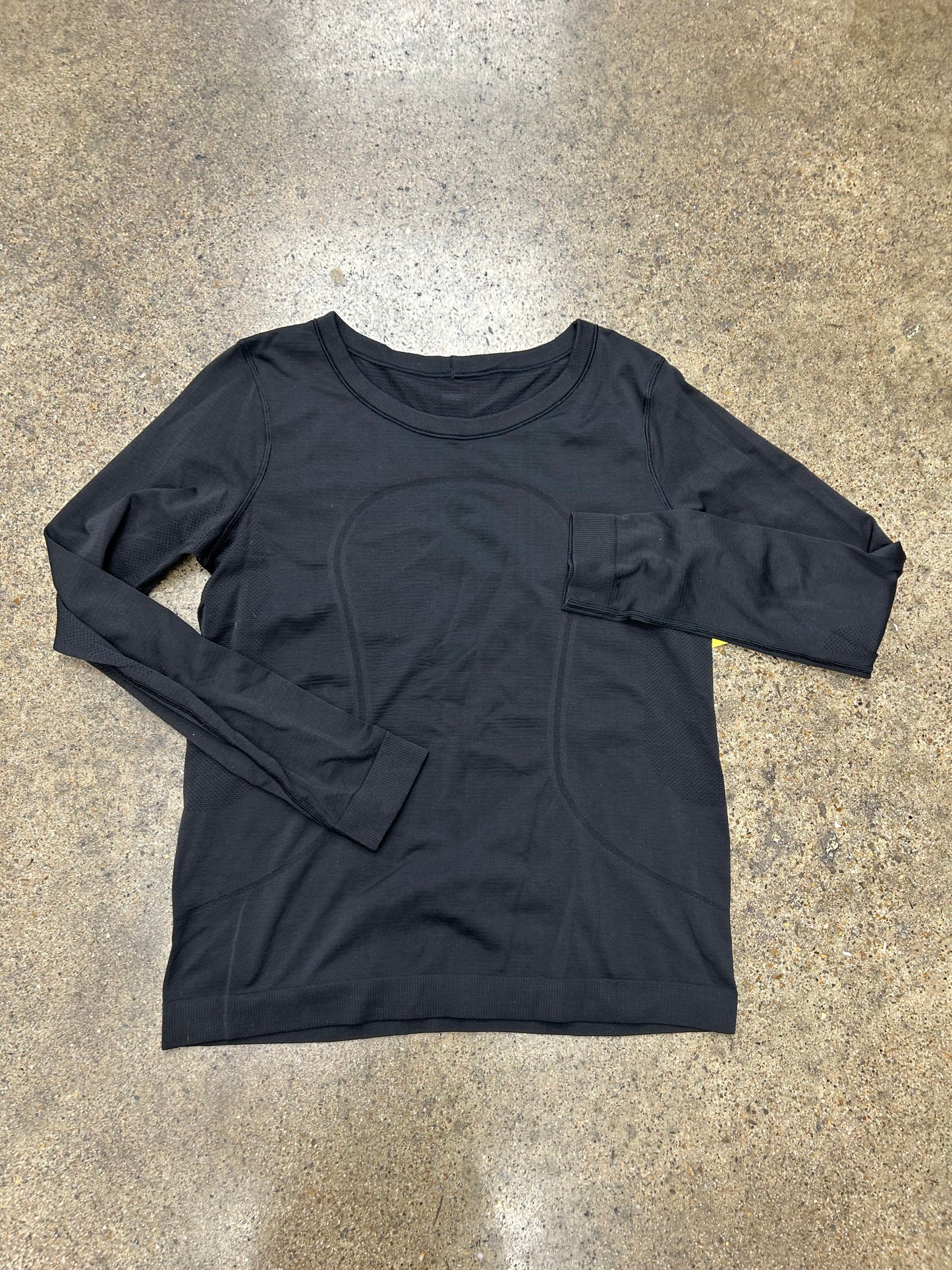 Athletic Top Ls Crewneck By Lululemon In Black, Size:8
