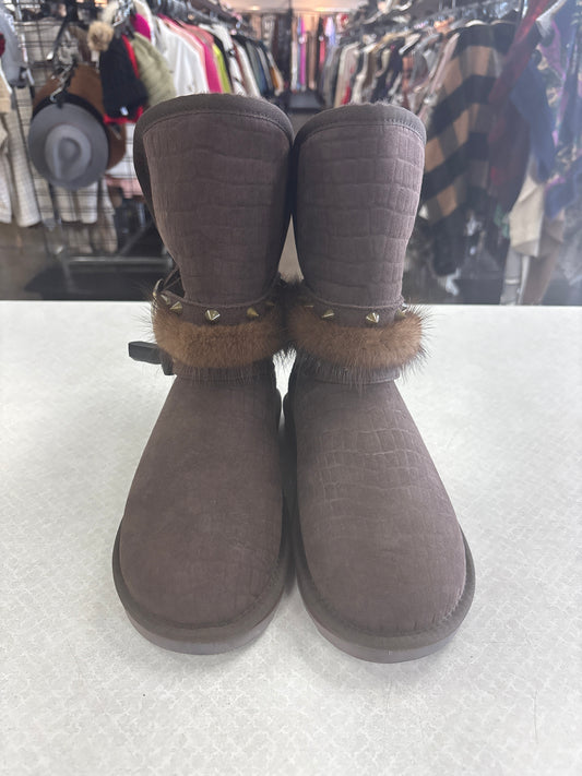 BOOTS ANKLE FLATS by    CLOTHES MENTOR In BROWN, Size: 9