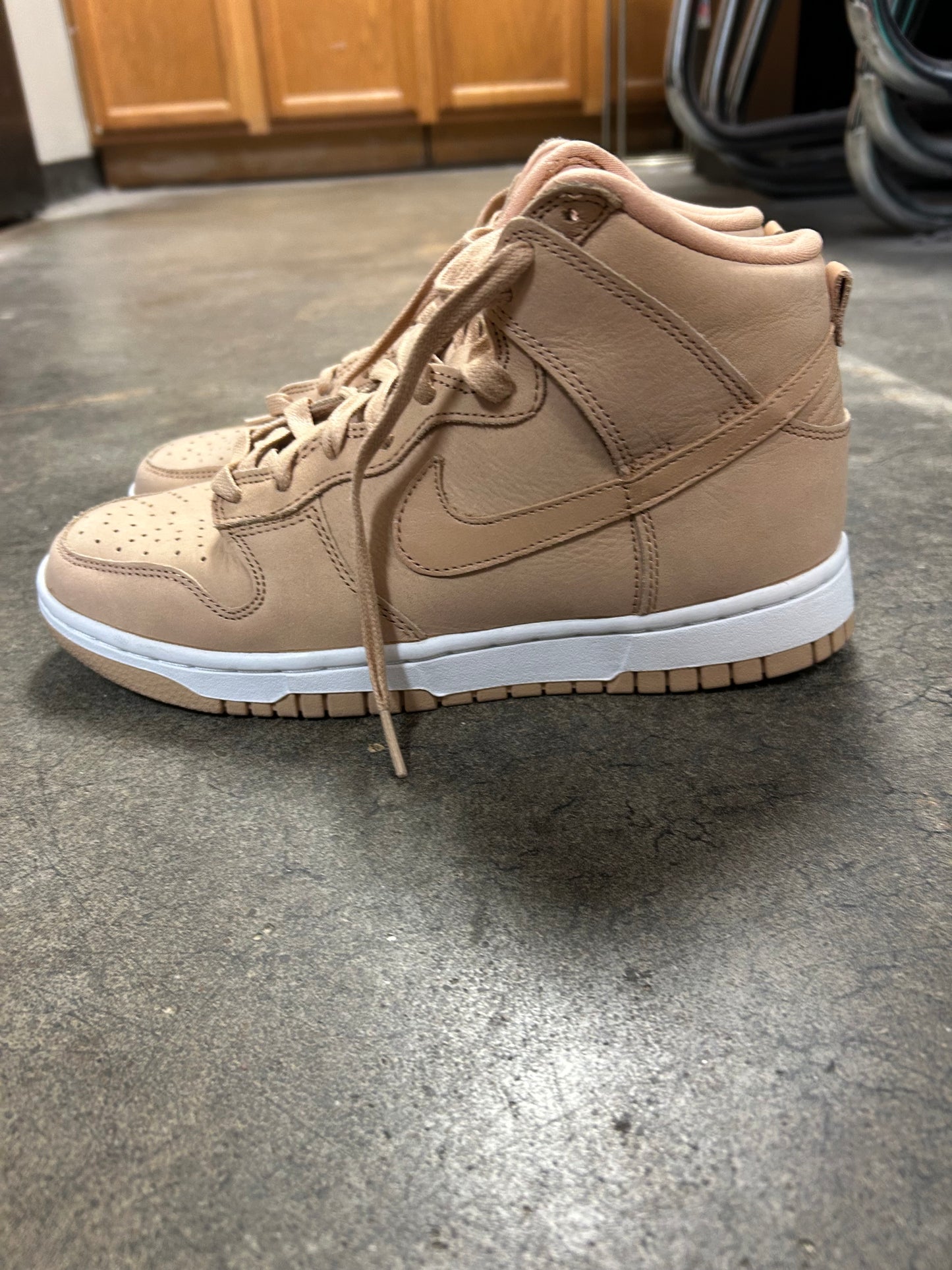 Shoes Athletic By Nike In Tan, Size:7.5