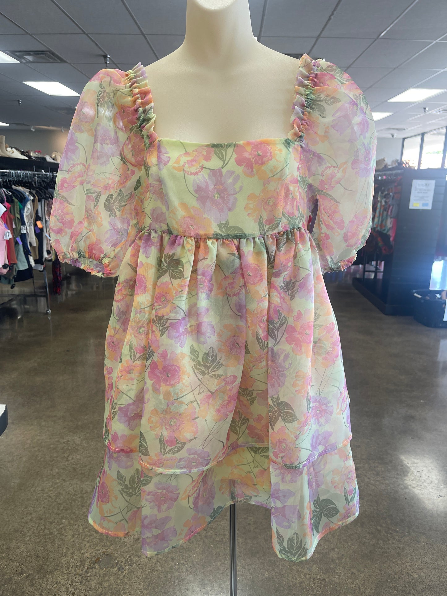 DRESS CASUAL SHORT by CHELSEA AND VIOLET In FLORAL PRINT, Size: S