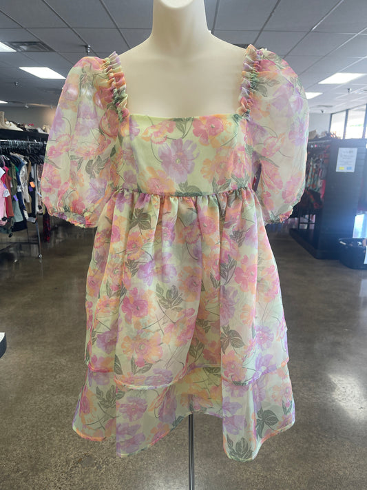 DRESS CASUAL SHORT by CHELSEA AND VIOLET In FLORAL PRINT, Size: S